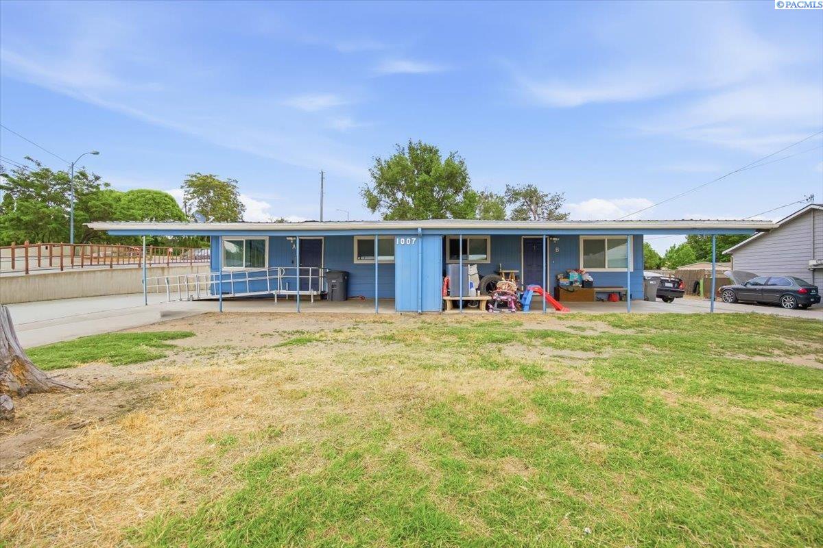 Multi family home for sale at 1007 S Gum St, Kennewick, WA 99337 | MLS# PAC293409