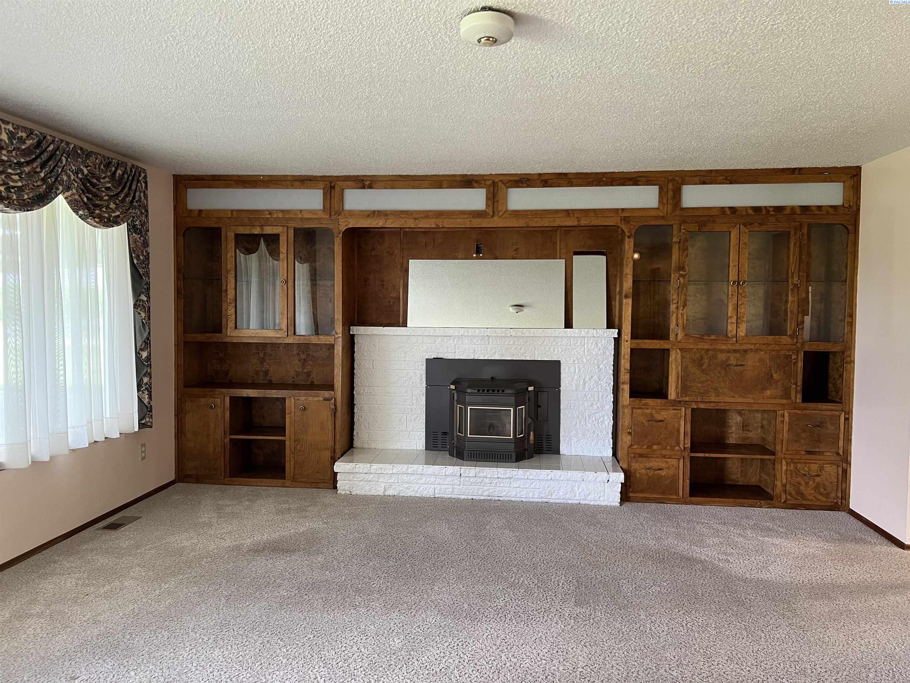 Photo 3 of Single family home for sale at 2091 Ashue Rd, Wapato, WA 98951 | MLS# PAC293421 | Listing updated on 2026-09-30