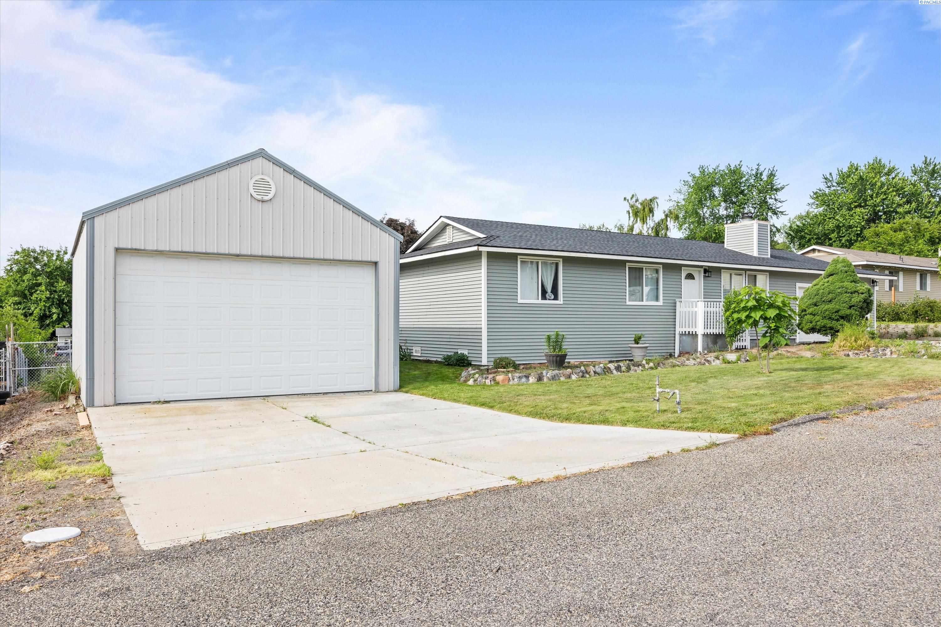 Photo 1 of Single family home for sale at 1103 Christopher Ln, Benton City, WA 99320 | MLS# PAC293422 | Listing updated on 2026-09-05