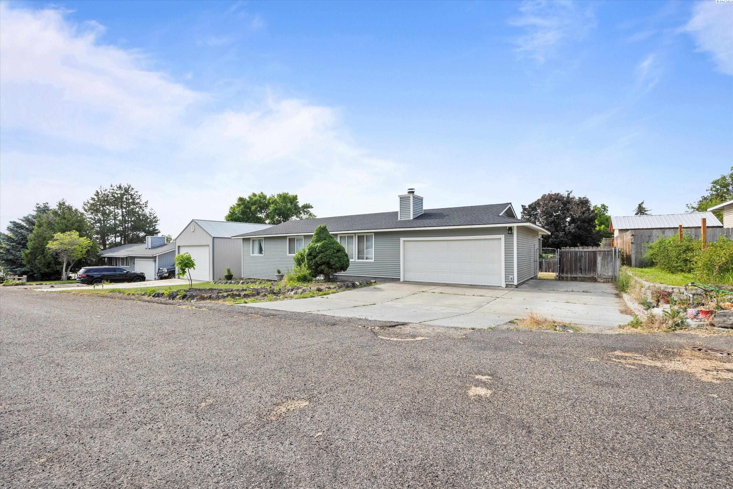 Photo 3 of Single family home for sale at 1103 Christopher Ln, Benton City, WA 99320 | MLS# PAC293422 | Listing updated on 2026-09-05