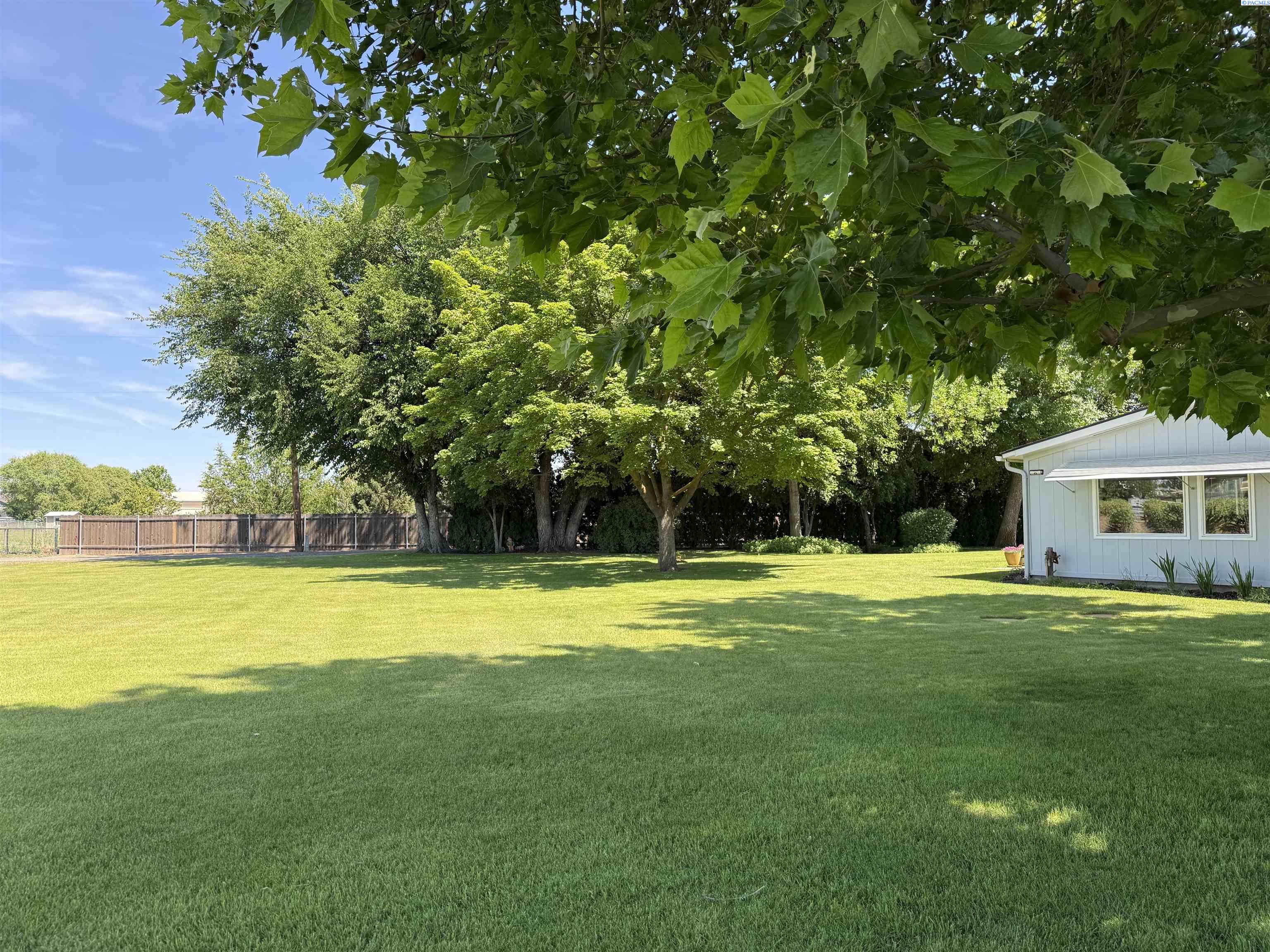 Photo 3 of Manufactured home for sale at 1170 Lower County Line Rd, Prosser, WA 99350 | MLS# PAC293475 | Listing updated on 2026-07-31