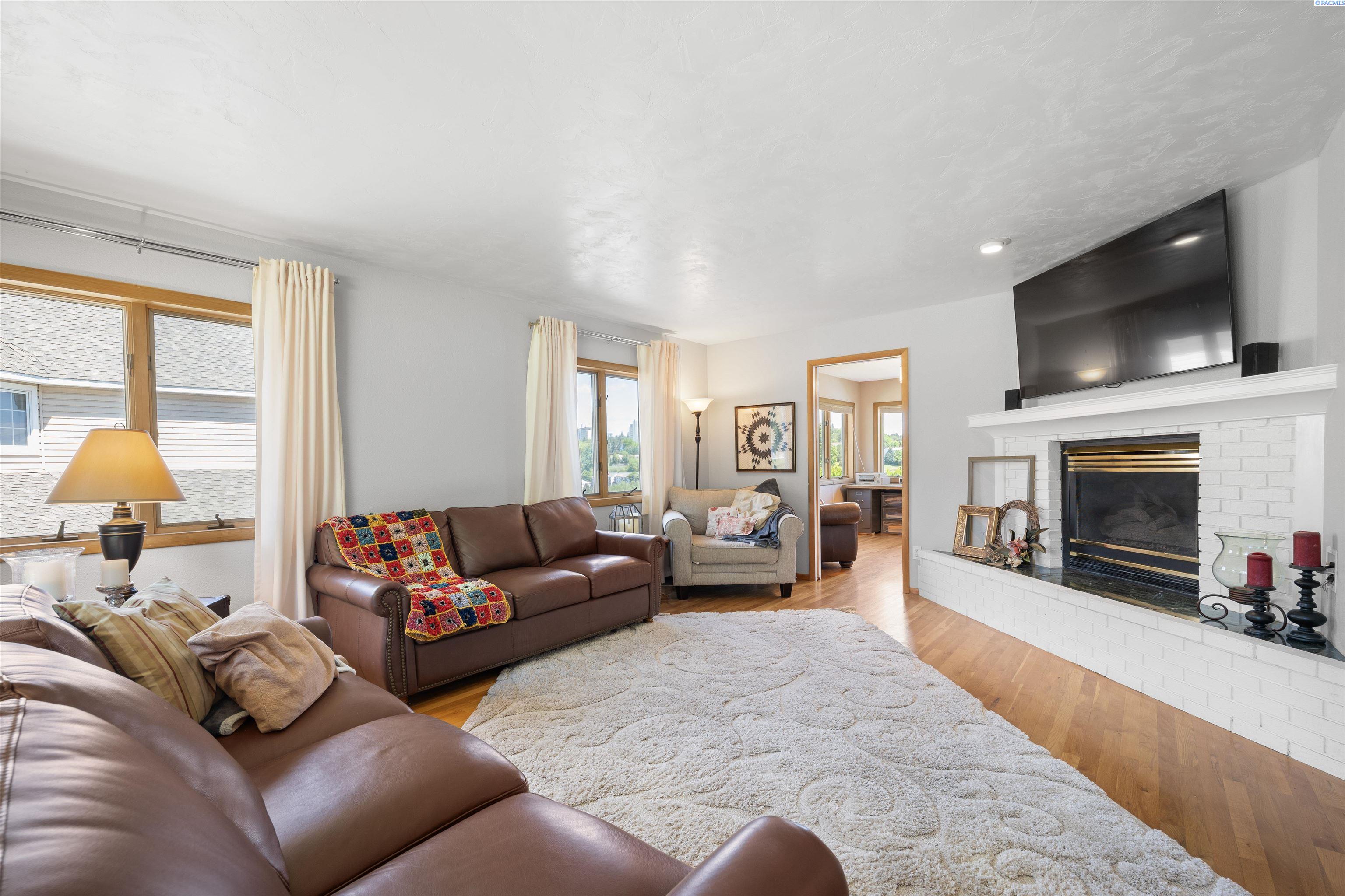 Photo 4 of Single family home for sale at 1110 SE Sunnymead Way, Pullman, WA 99163 | MLS# PAC293494 | Listing updated on 2026-10-06