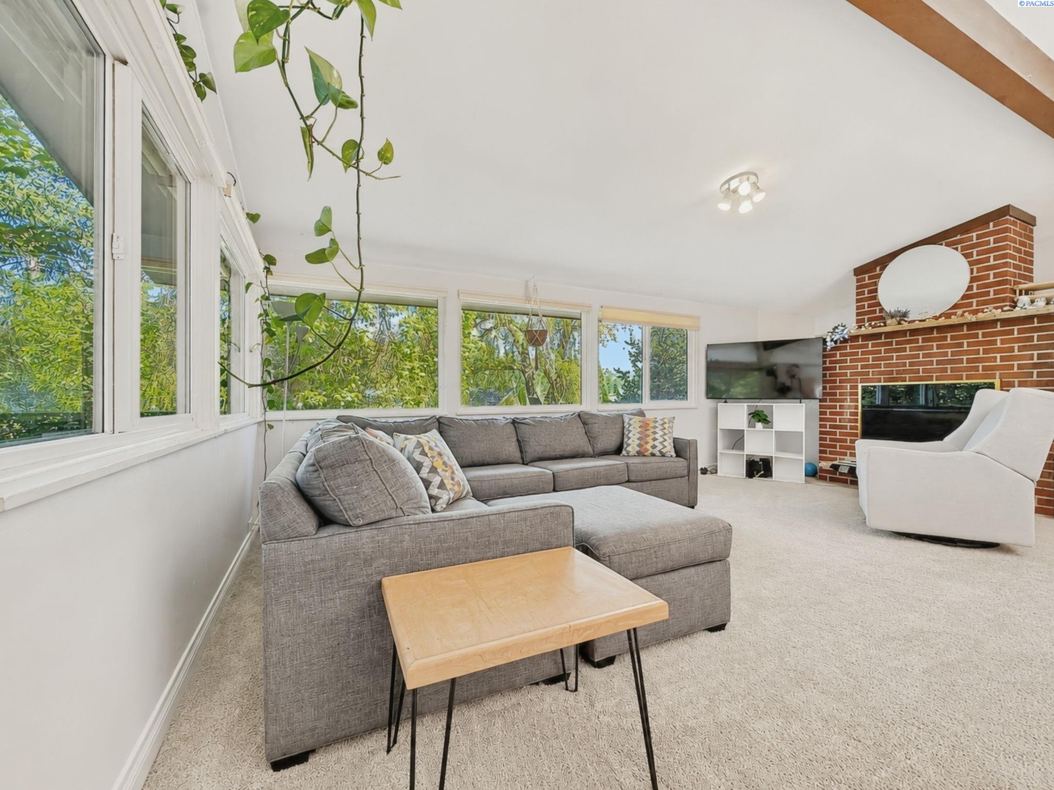 Photo 4 of Sale Pending at 1620 SW Baldwin Dr, Pullman, WA 99163 | MLS# PAC293504 | Listing updated on 2026-10-02