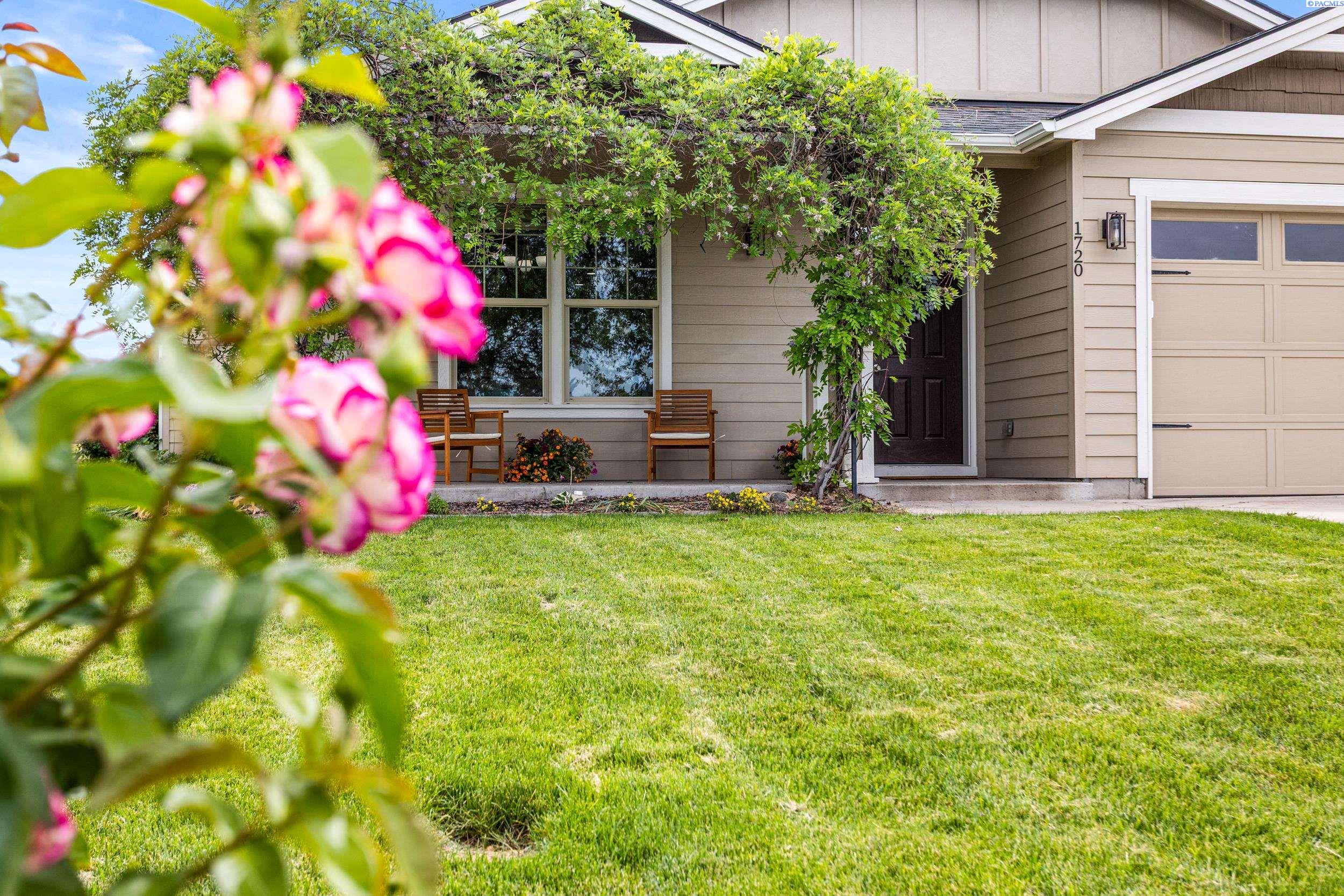 Photo 4 of Single family home for sale at 1720 W King St, Grandview, WA 98930 | MLS# PAC293525 | Listing updated on 2026-06-04