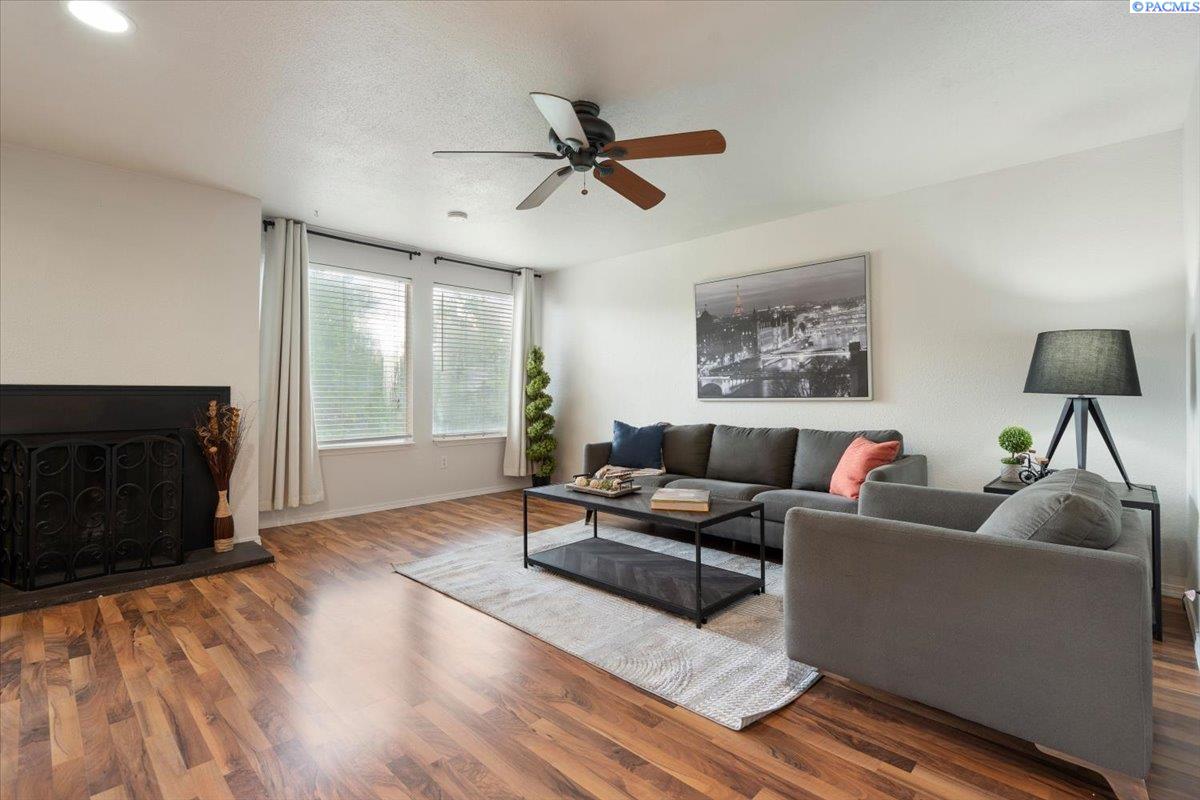 Photo 2 of Condo for sale at 303 Gage Blvd, Richland, WA 99352 | MLS# PAC293568 | Listing updated on 2026-09-10