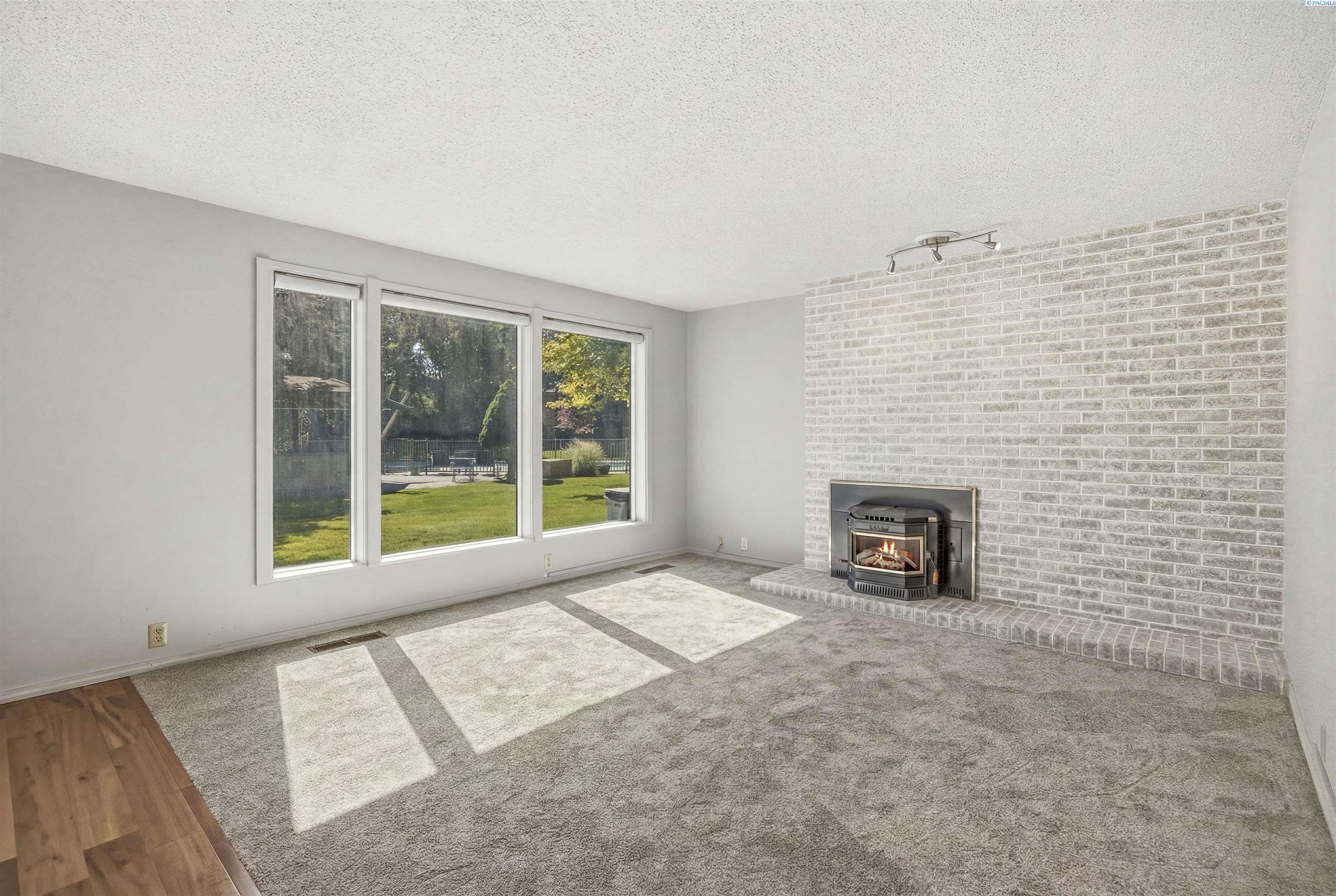 Photo 3 of Condo for sale at 1645 Mowry Sq, Richland, WA 99354 | MLS# PAC293597 | Listing updated on 2026-09-09