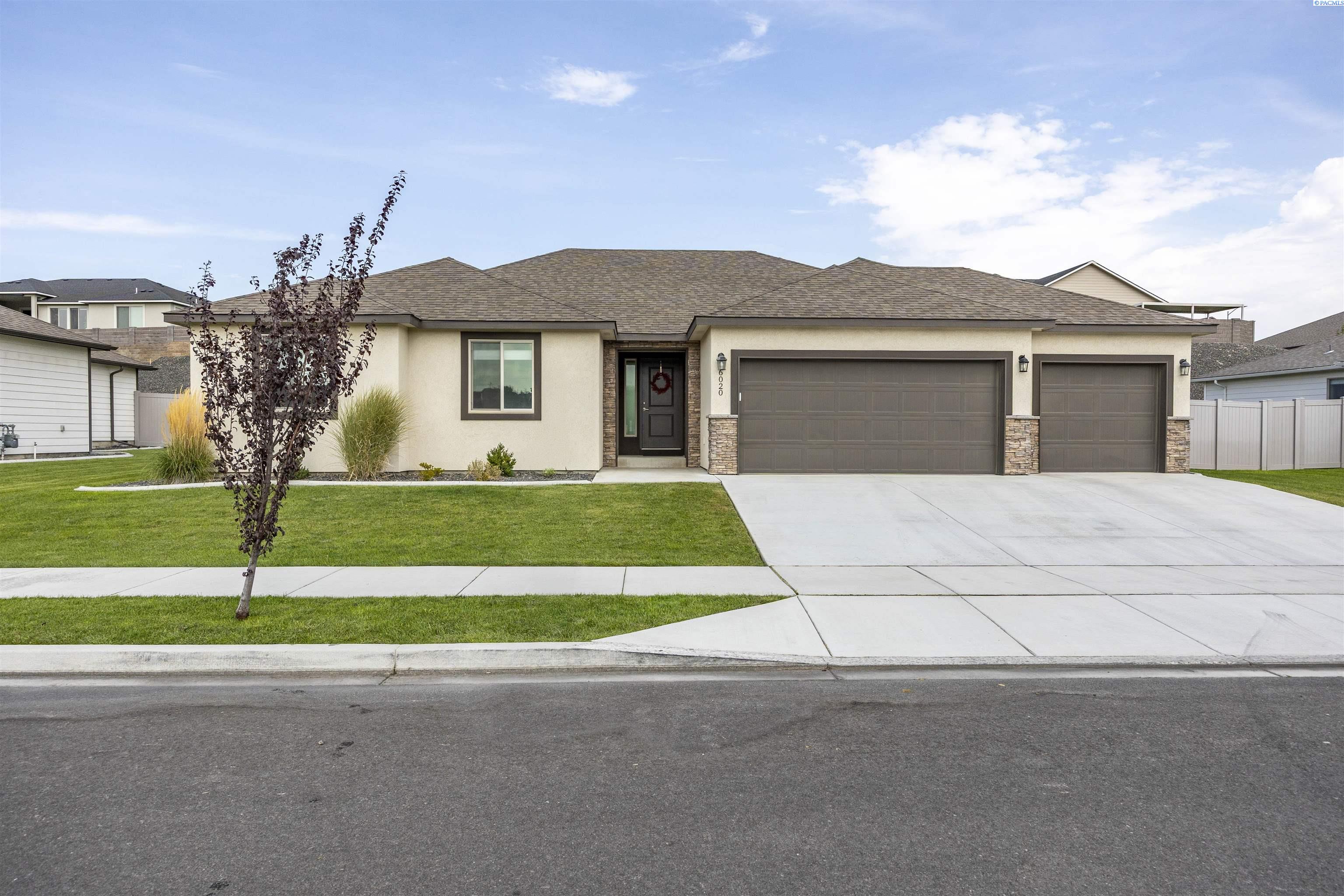 Photo 2 of Single family home for sale at 6020 W 32nd Court, Kennewick, WA 99338 | MLS# PAC293675 | Listing updated on 2026-08-27