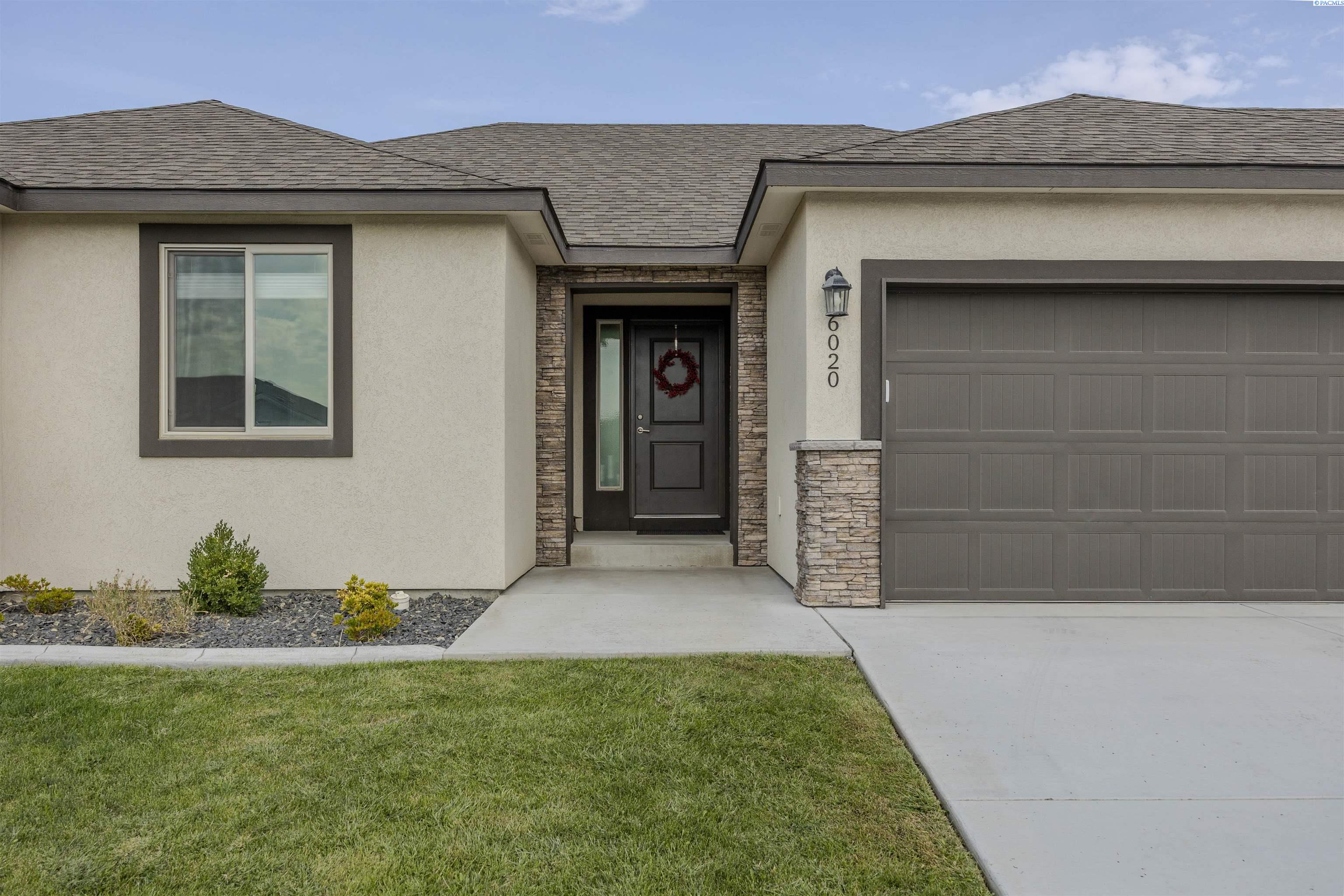 Photo 3 of Single family home for sale at 6020 W 32nd Court, Kennewick, WA 99338 | MLS# PAC293675 | Listing updated on 2026-08-27