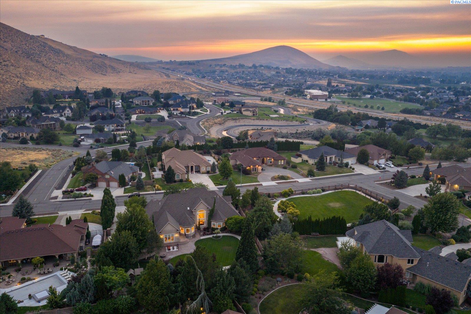 Photo 3 of Mansion for sale at 1294 Country Ridge Dr, Richland, WA 99352 | MLS# PAC293753 | Listing updated on 2026-10-02