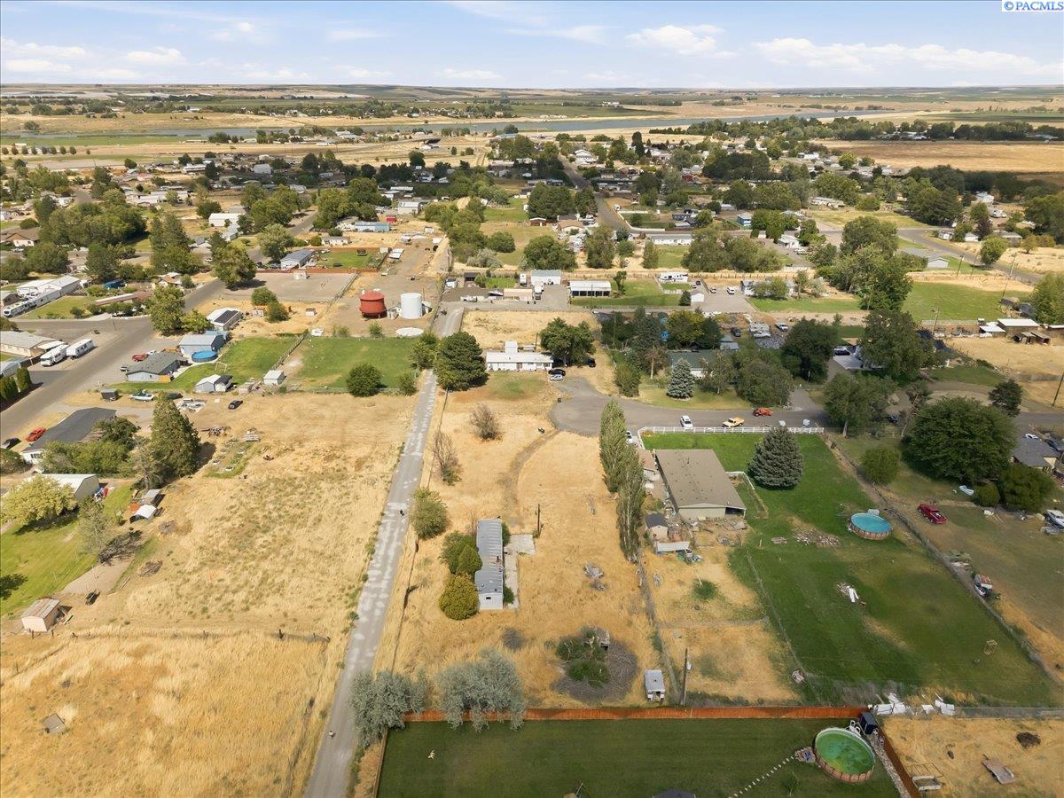 Photo 2 of Manufactured home for sale at 131 Off Pl, Burbank, WA 99323 | MLS# PAC293765 | Listing updated on 2026-10-10