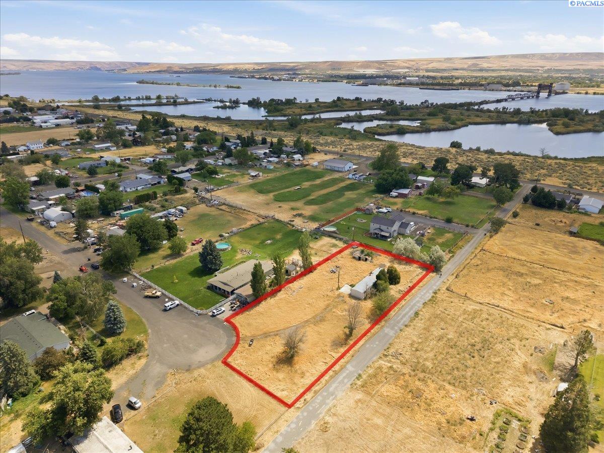Photo 3 of Manufactured home for sale at 131 Off Pl, Burbank, WA 99323 | MLS# PAC293765 | Listing updated on 2026-10-10