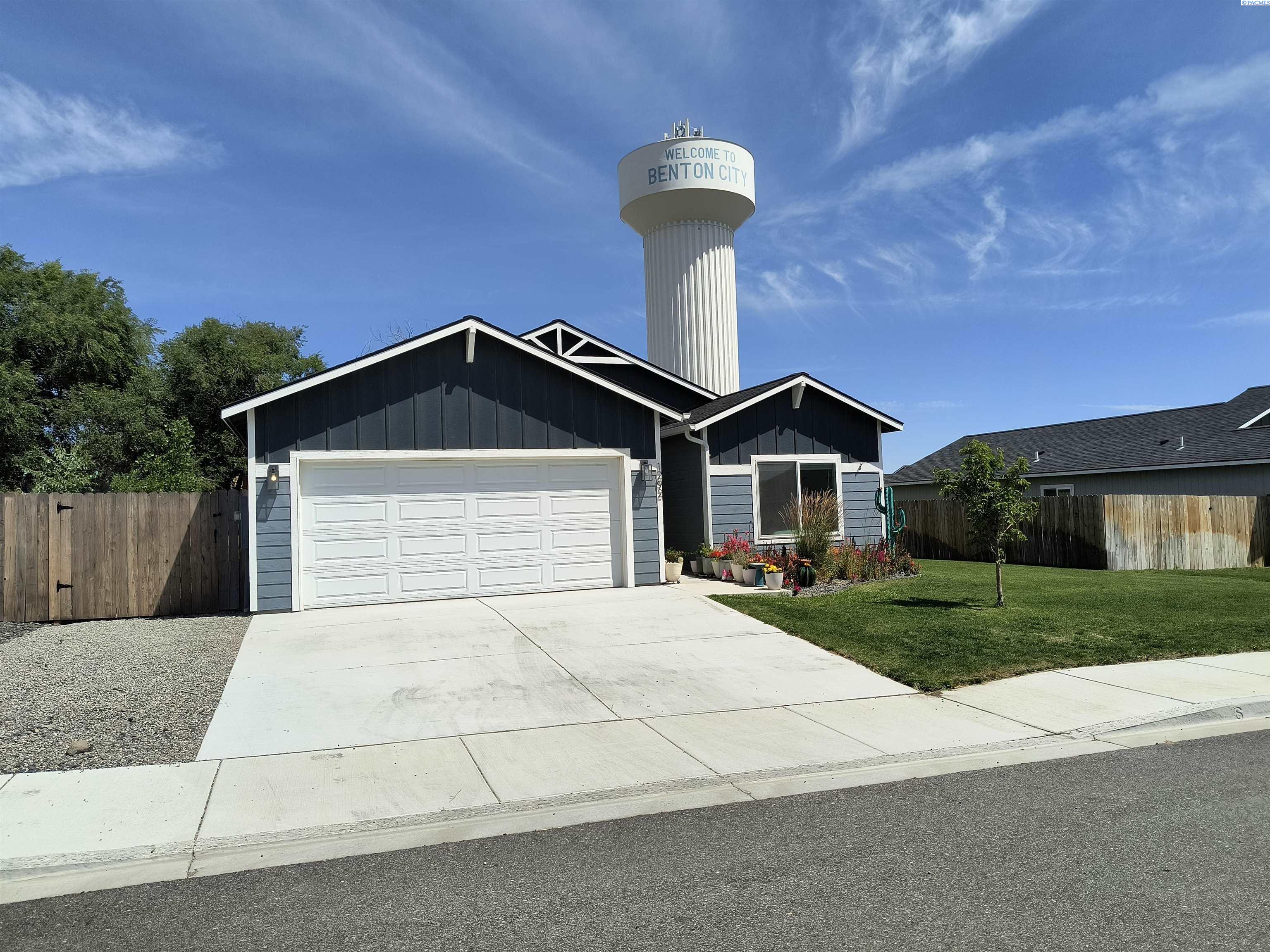 Photo 1 of Single family home for sale at 1292 Mary Ave, Benton City, WA 99320 | MLS# PAC293830 | Listing updated on 2026-09-23