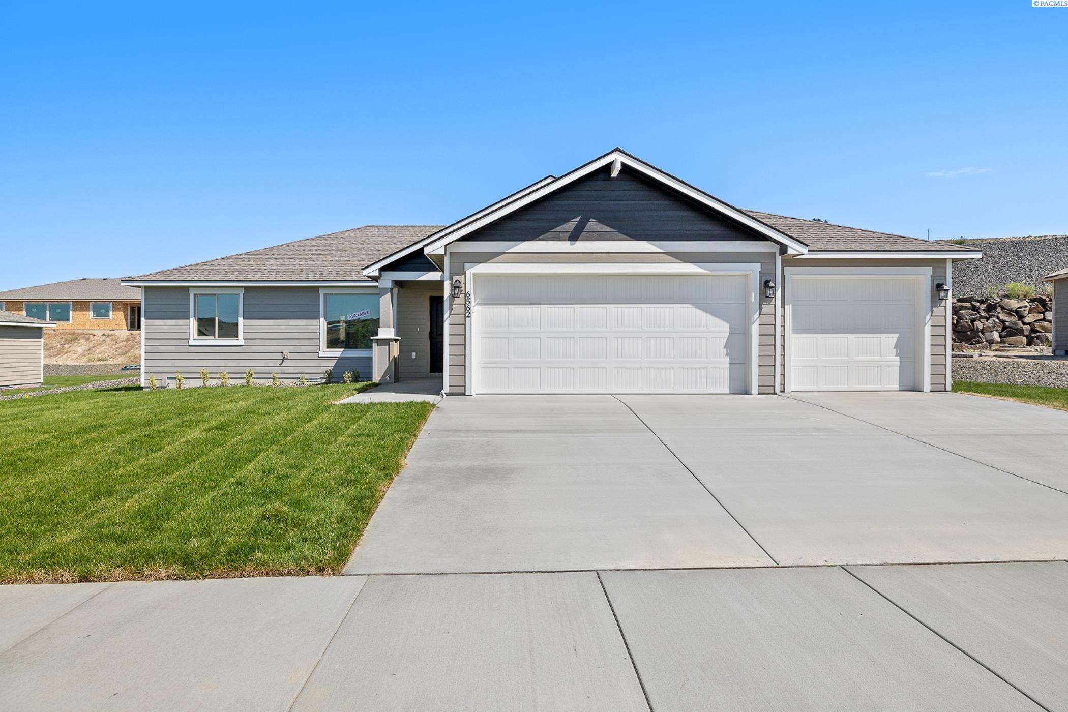 Photo 1 of Single family home for sale at 6562 W 30th Place, Kennewick, WA 99338 | MLS# PAC293888 | Listing updated on 2026-09-28