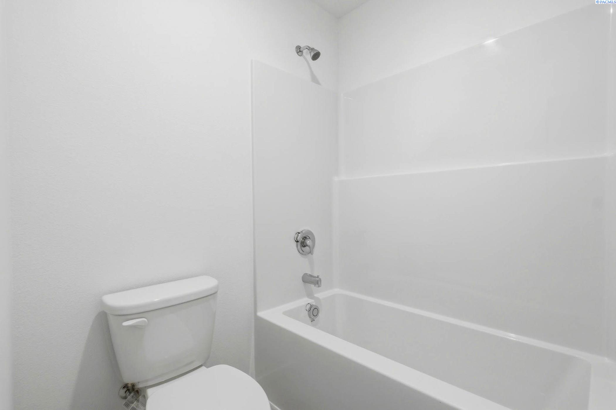 Photo 3 of Single family home for sale at 6521 Polar Dr, Pasco, WA 99301 | MLS# PAC293894 | Listing updated on 2026-10-11