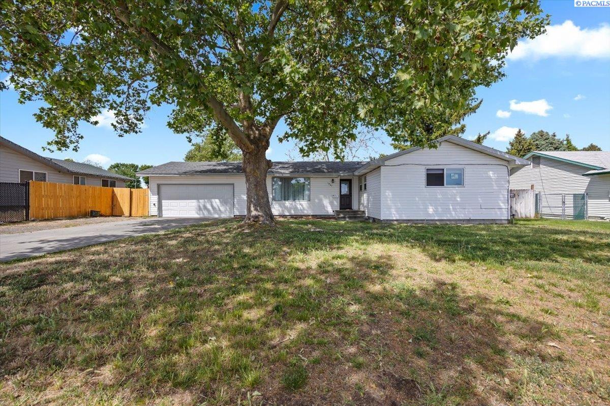 Photo 2 of Single family home for sale at 1807 Stevens, Richland, WA 99354 | MLS# PAC293899 | Listing updated on 2026-10-07