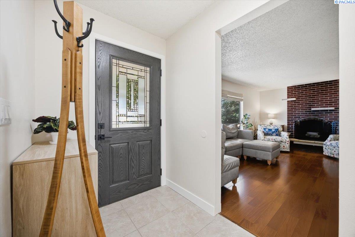 Photo 4 of Single family home for sale at 1807 Stevens, Richland, WA 99354 | MLS# PAC293899 | Listing updated on 2026-10-07