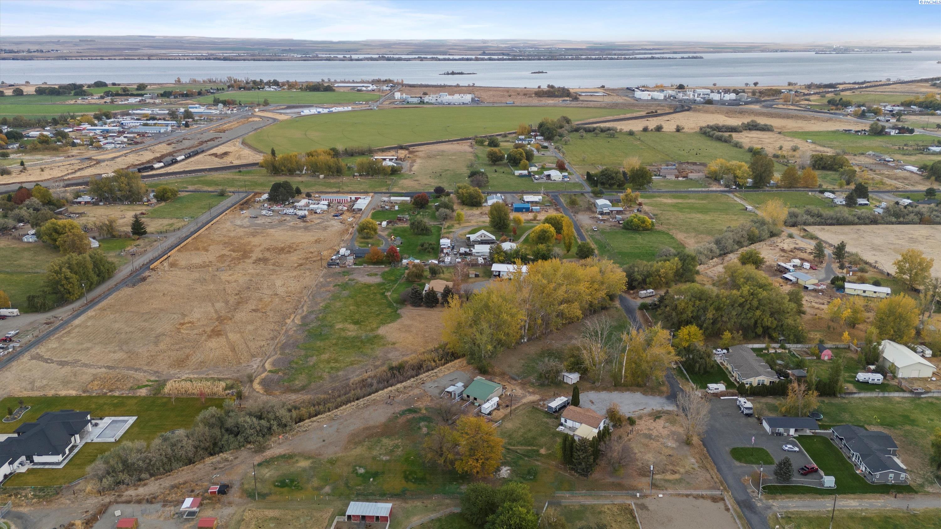 Photo 3 of Manufactured home for sale at 225606 E Walter Pr SE, Kennewick, WA 99337 | MLS# PAC293963 | Listing updated on 2026-07-14