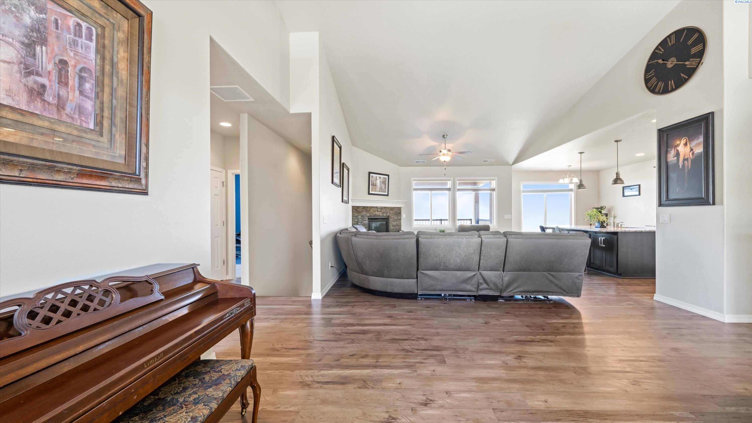 Photo 3 of Single family home for sale at 16904 E Love Ln, Benton City, WA 99320 | MLS# PAC293979 | Listing updated on 2026-10-01