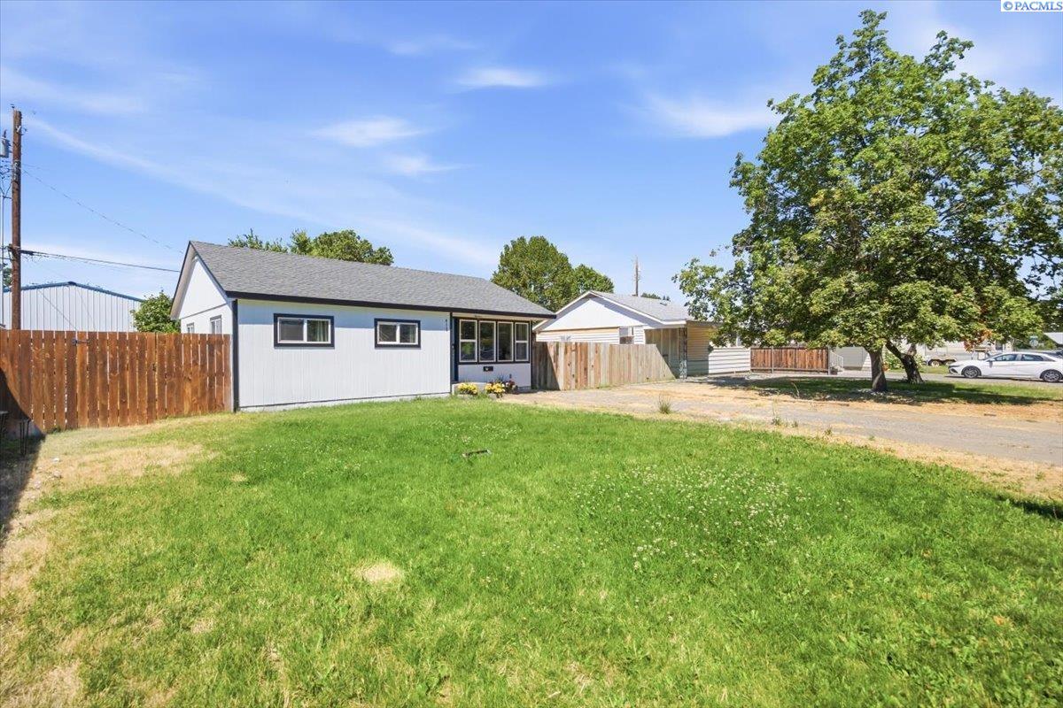 Photo 2 of Single family home for sale at 413 Winslow Ave, Richland, WA 99352 | MLS# PAC293988 | Listing updated on 2026-09-30