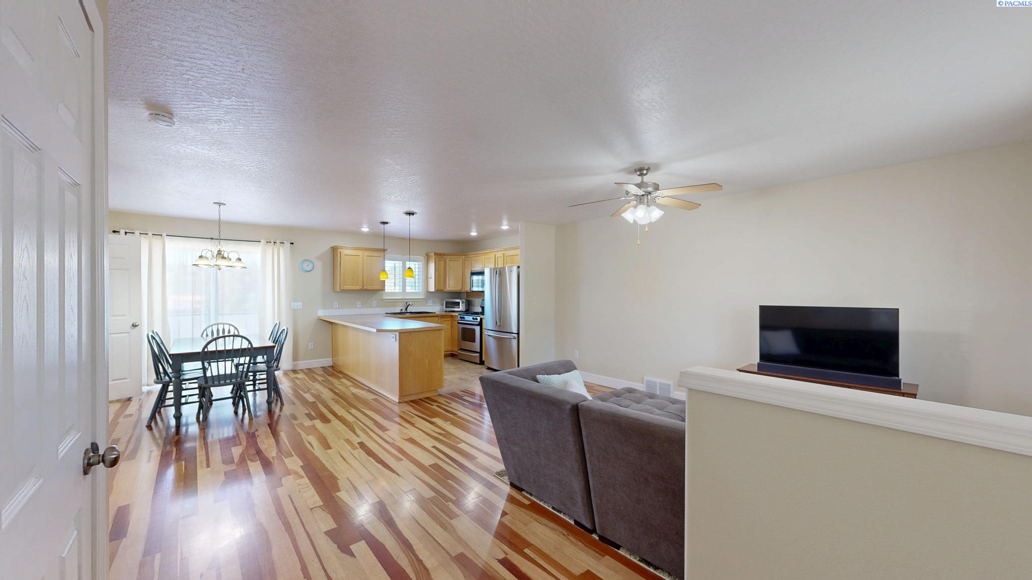 Photo 3 of Single family home for sale at 1180 Sw Lost Trl Dr, Pullman, WA 99163 | MLS# PAC293992 | Listing updated on 2026-08-21