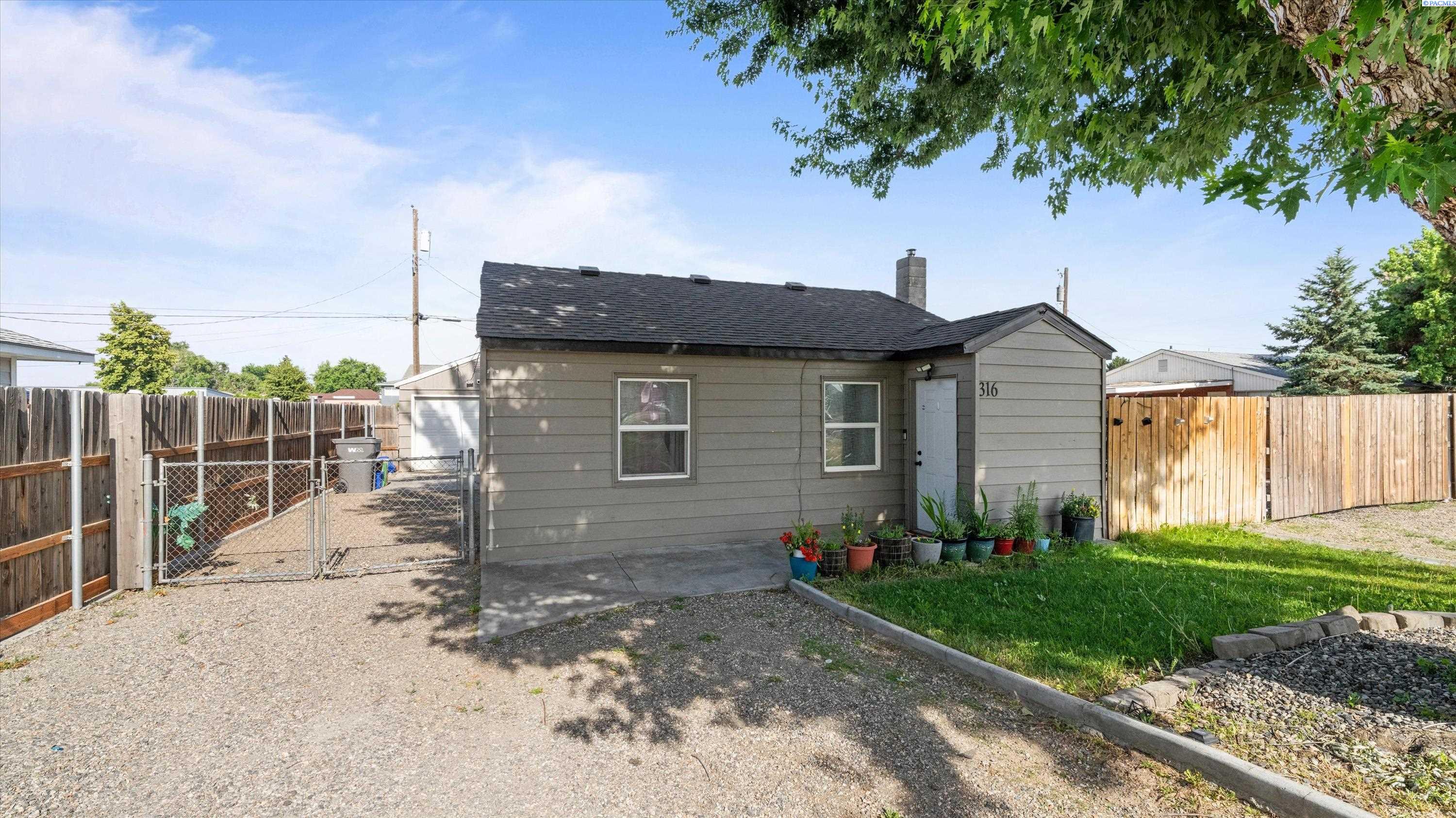 Photo 1 of Single family home for sale at 316 N Jefferson St, Kennewick, WA 99336 | MLS# PAC293993 | Listing updated on 2026-06-19