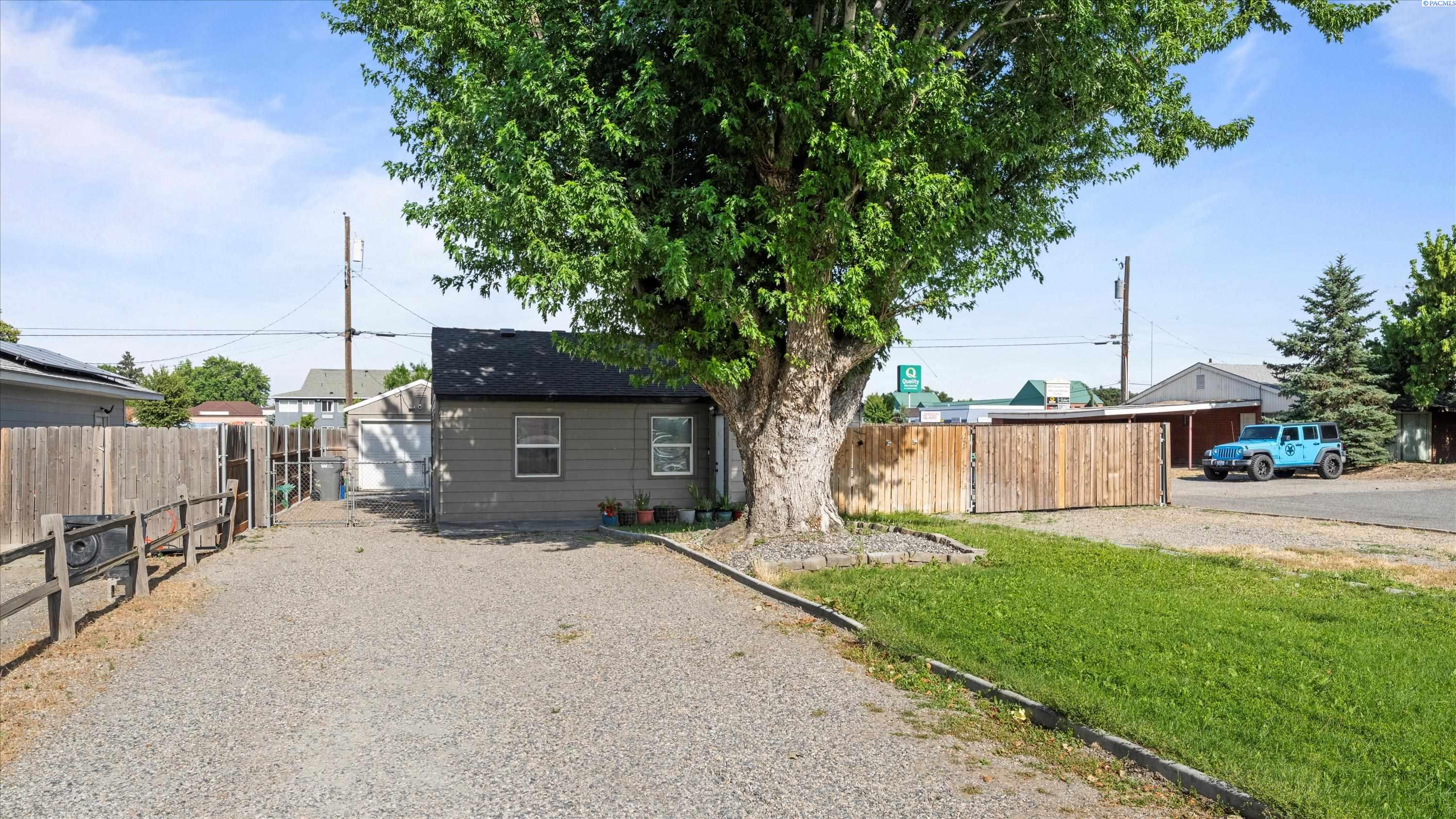 Photo 2 of Single family home for sale at 316 N Jefferson St, Kennewick, WA 99336 | MLS# PAC293993 | Listing updated on 2026-06-19