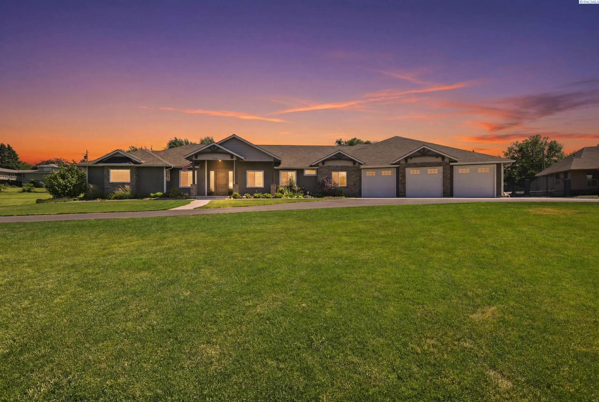 Photo 2 of Single family home for sale at 903 W 22nd Place, Kennewick, WA 99337 | MLS# PAC293994 | Listing updated on 2026-09-18