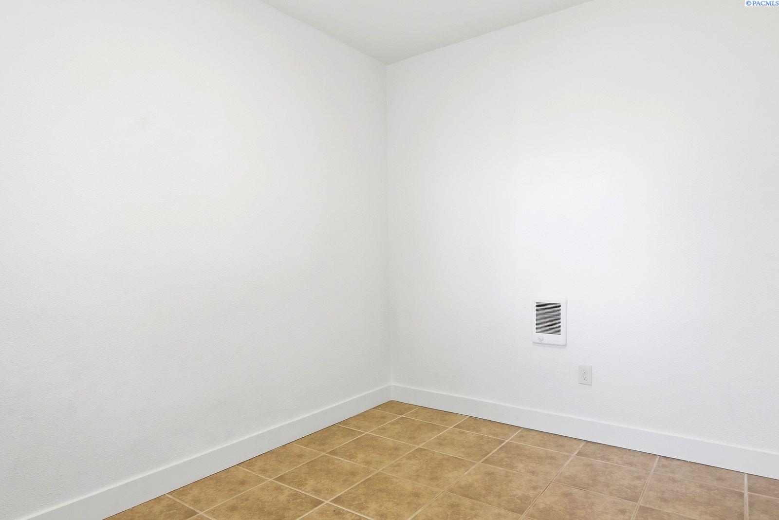 Photo 4 of Single family home for sale at 904 La Salle, Yakima, WA 98901 | MLS# PAC294001 | Listing updated on 2026-09-25