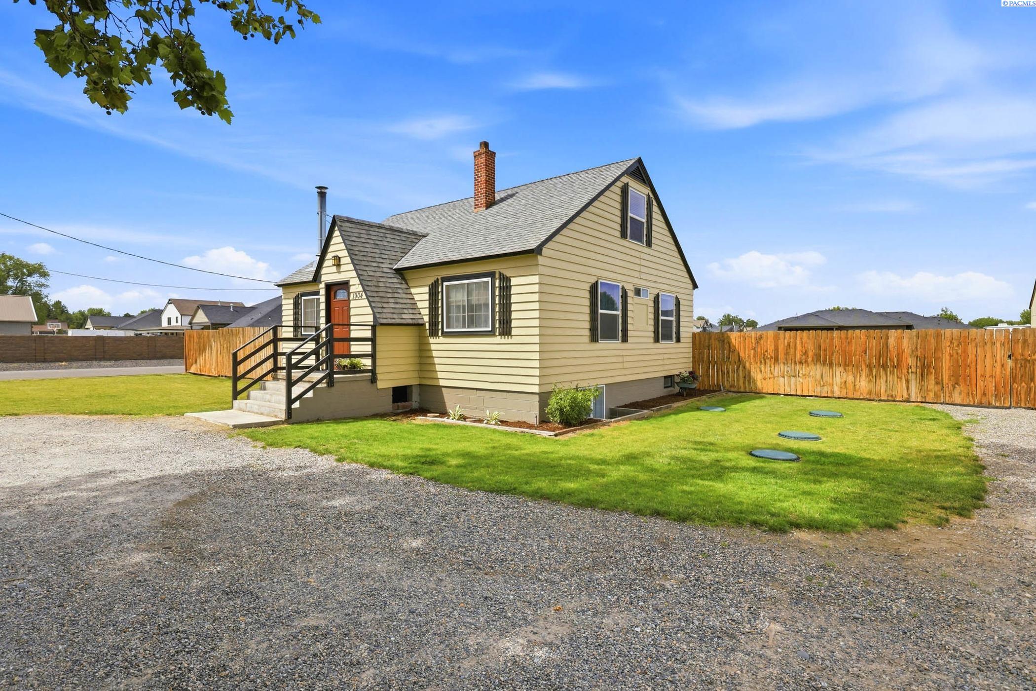 Photo 3 of Single family home for sale at 1904 Road 64, Pasco, WA 99301 | MLS# PAC294137 | Listing updated on 2026-10-02