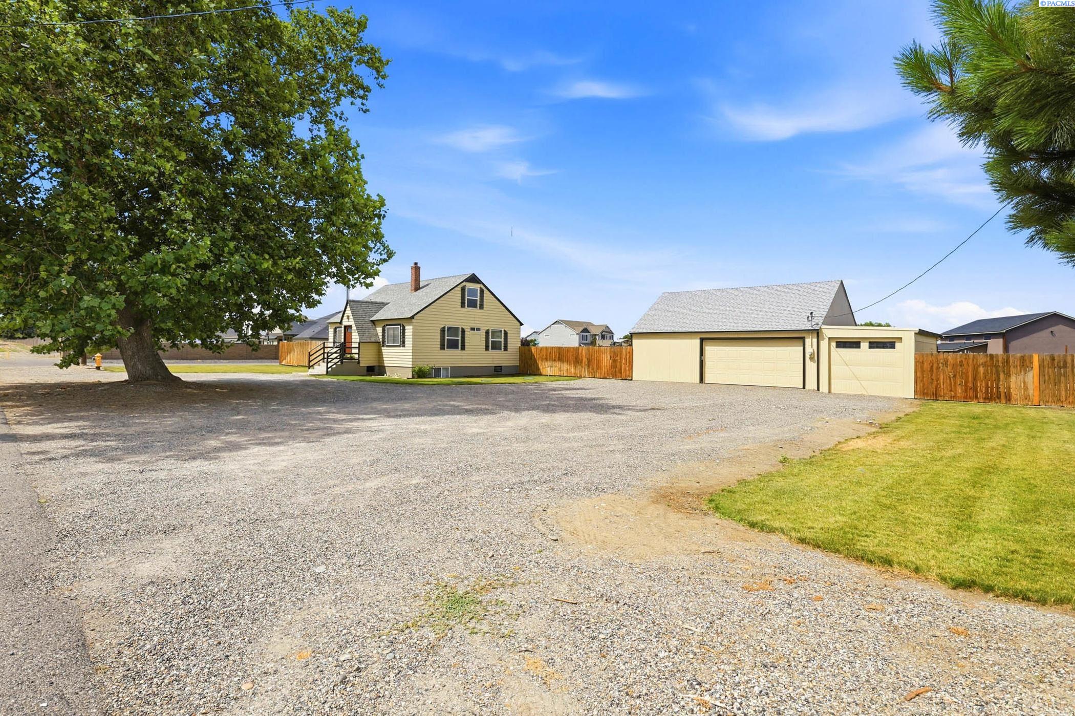 Photo 3 of Single family home for sale at 1904 Road 64, Pasco, WA 99301 | MLS# PAC294137 | Listing updated on 2026-10-02