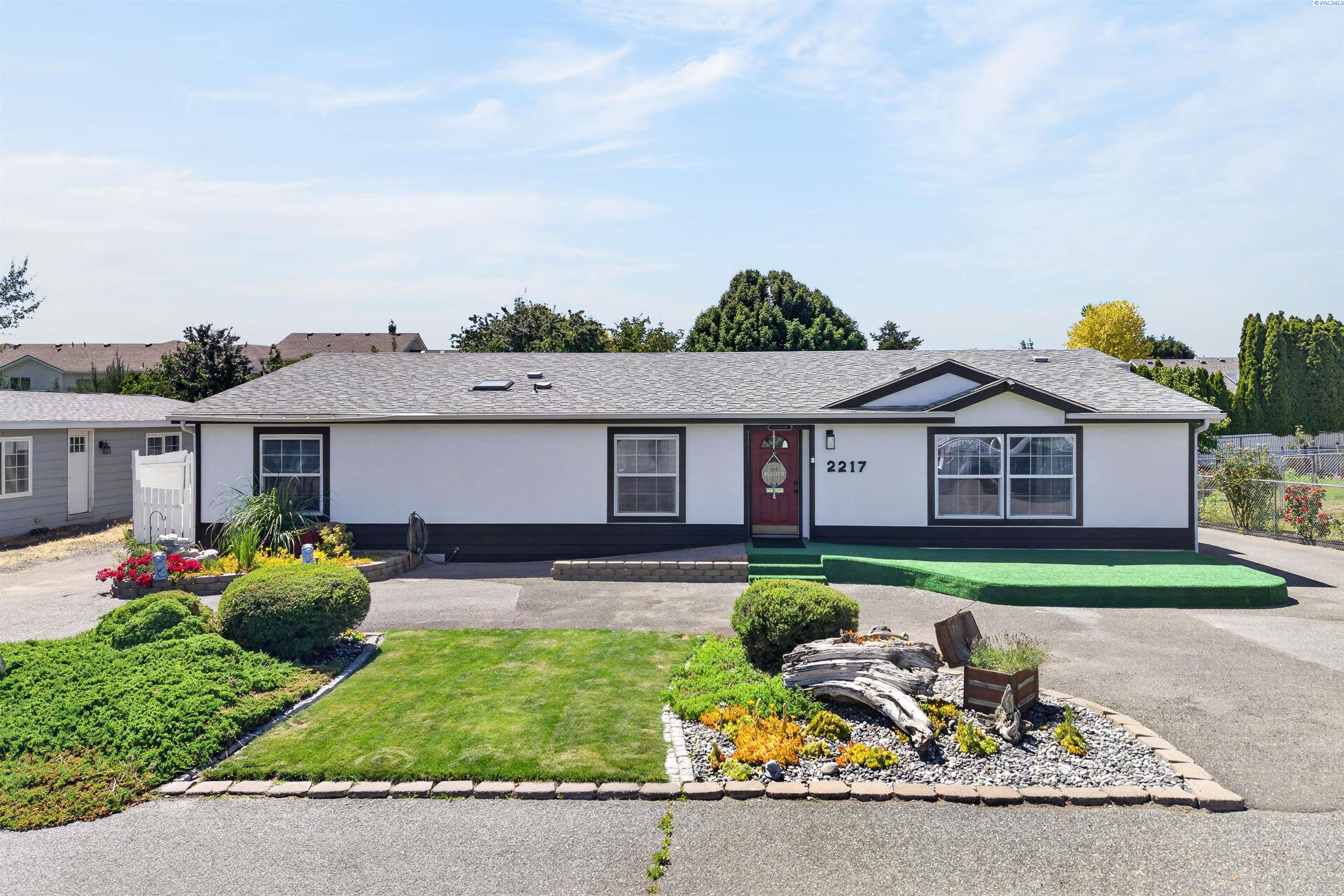 Photo 1 of Manufactured home for sale at 2217 Vermont Loop, Kennewick, WA 99336 | MLS# PAC294148 | Listing updated on 2026-08-14