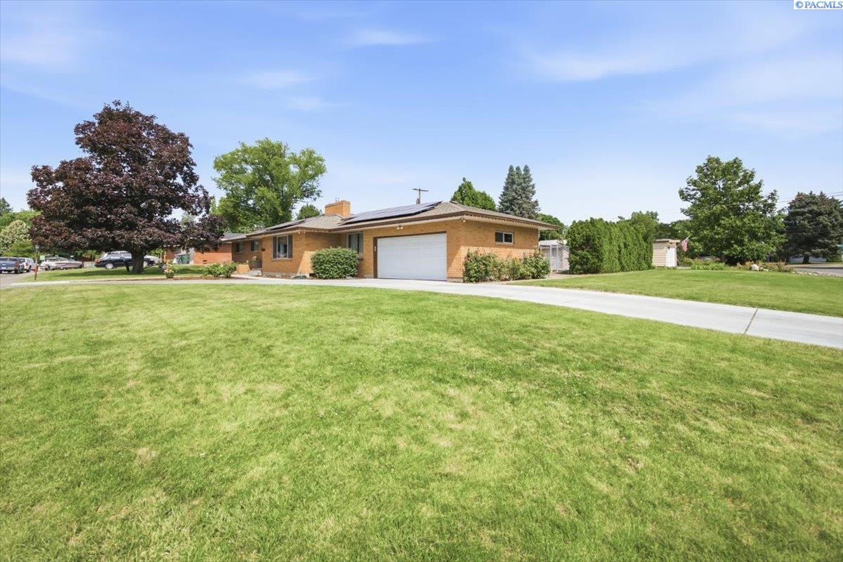 Photo 3 of Single family home for sale at 1402 Westwood Ct, Richland, WA 99354 | MLS# PAC294189 | Listing updated on 2026-09-18
