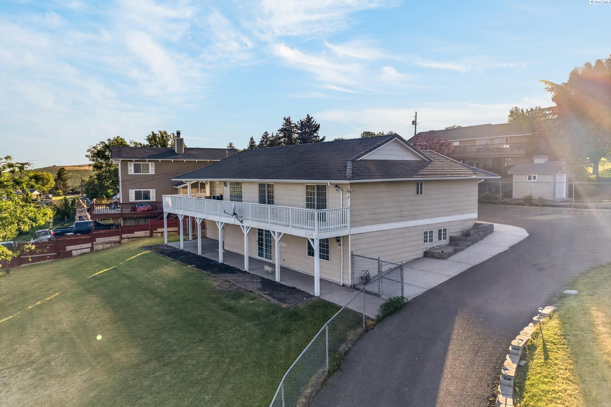 Photo 1 of Single family home for sale at 934 W Riverside Ave, Sunnyside, WA 98944 | MLS# PAC294250 | Listing updated on 2026-06-30