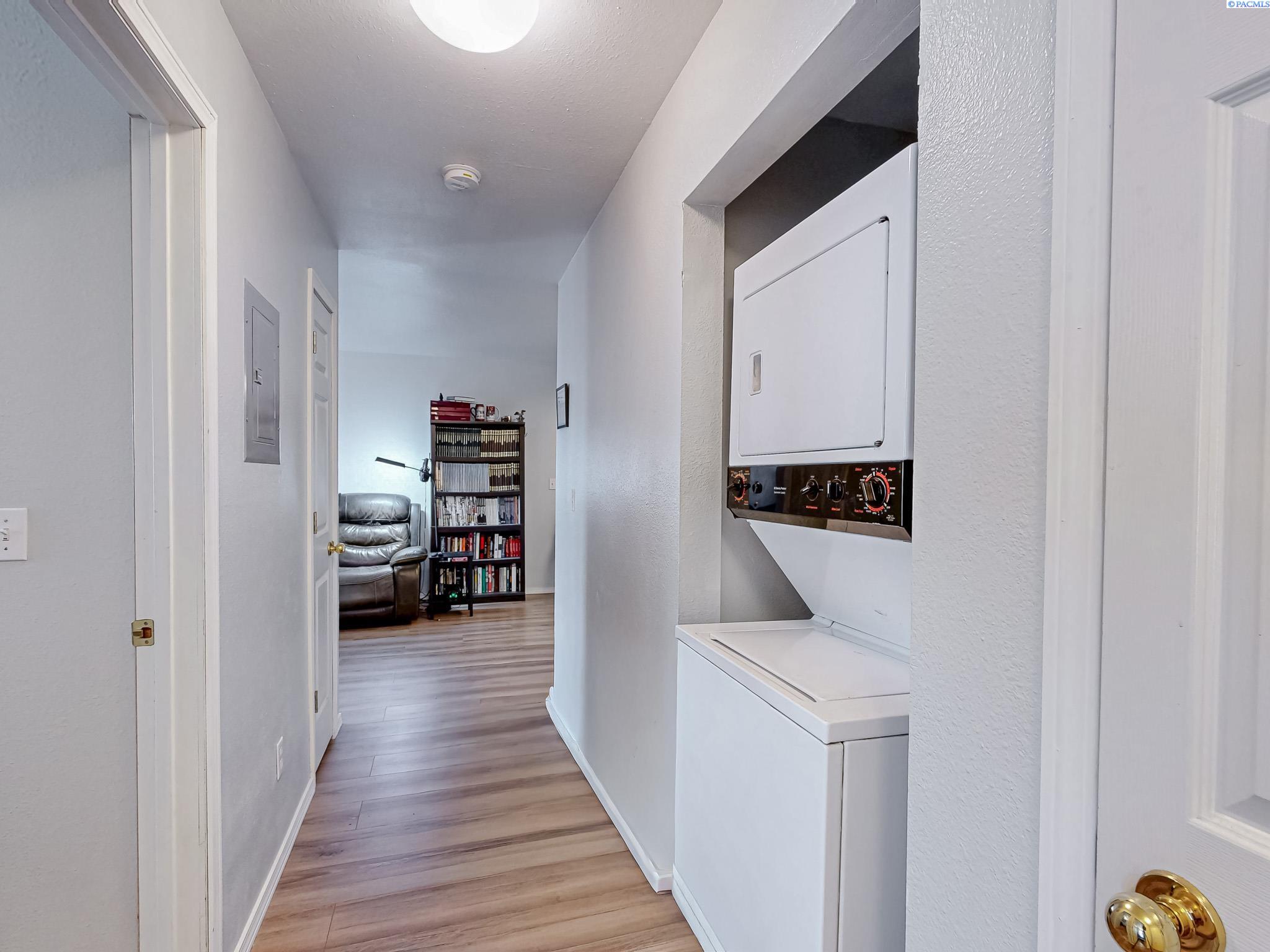 Photo 3 of Sale Pending at 1645 NE Merman Dr, Pullman, WA 99163 | MLS# PAC294271 | Listing updated on 2026-10-05