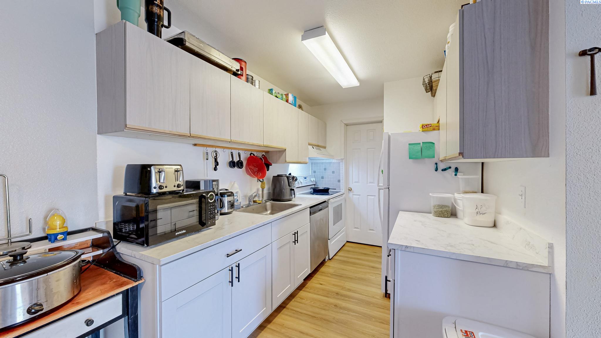 Photo 3 of Sale Pending at 1645 Ne Merman Dr, Pullman, WA 99163 | MLS# PAC294271 | Listing updated on 2026-10-05