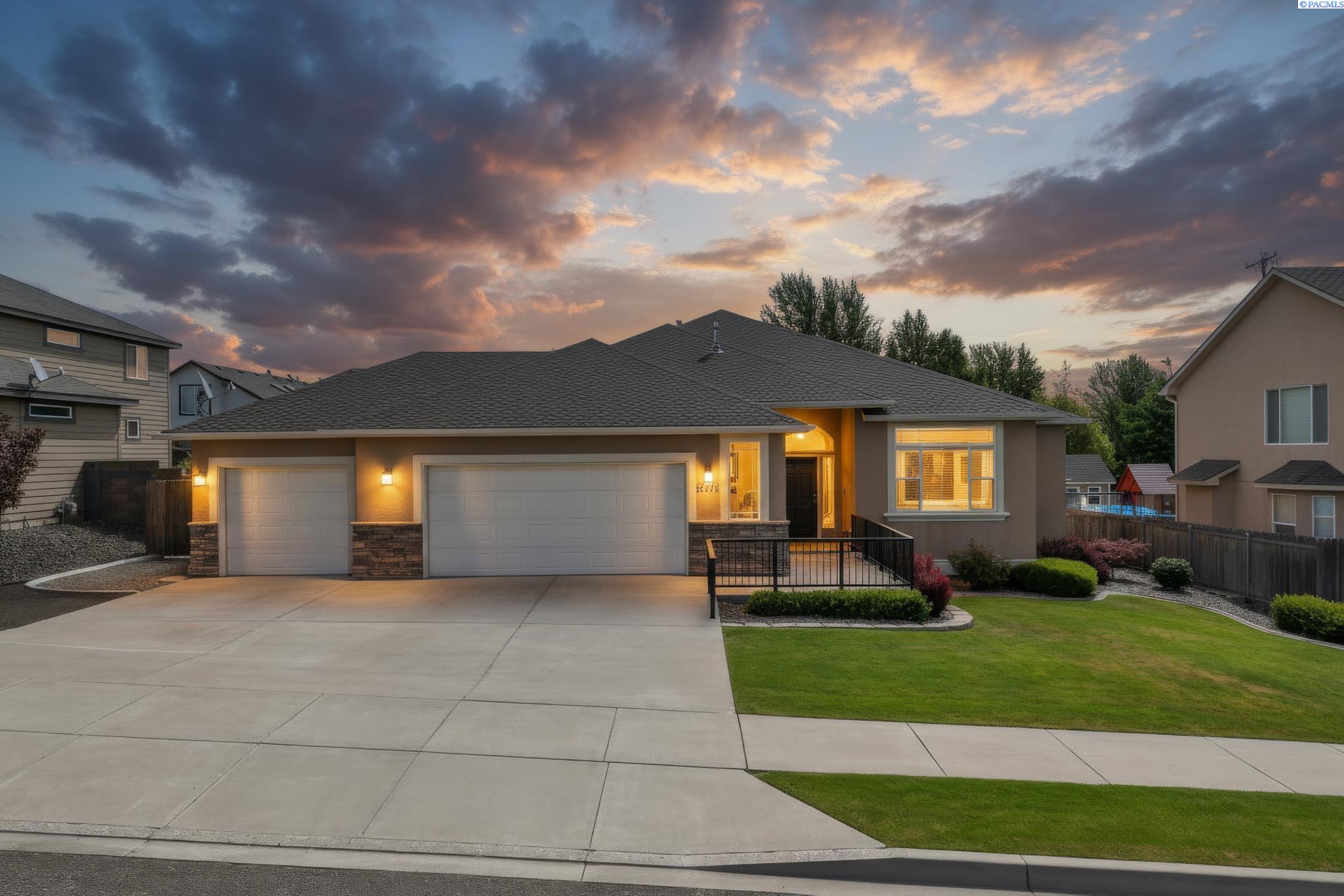 Photo 3 of Single family home for sale at 3305 S Volland St, Kennewick, WA 99337 | MLS# PAC294286 | Listing updated on 2026-08-25