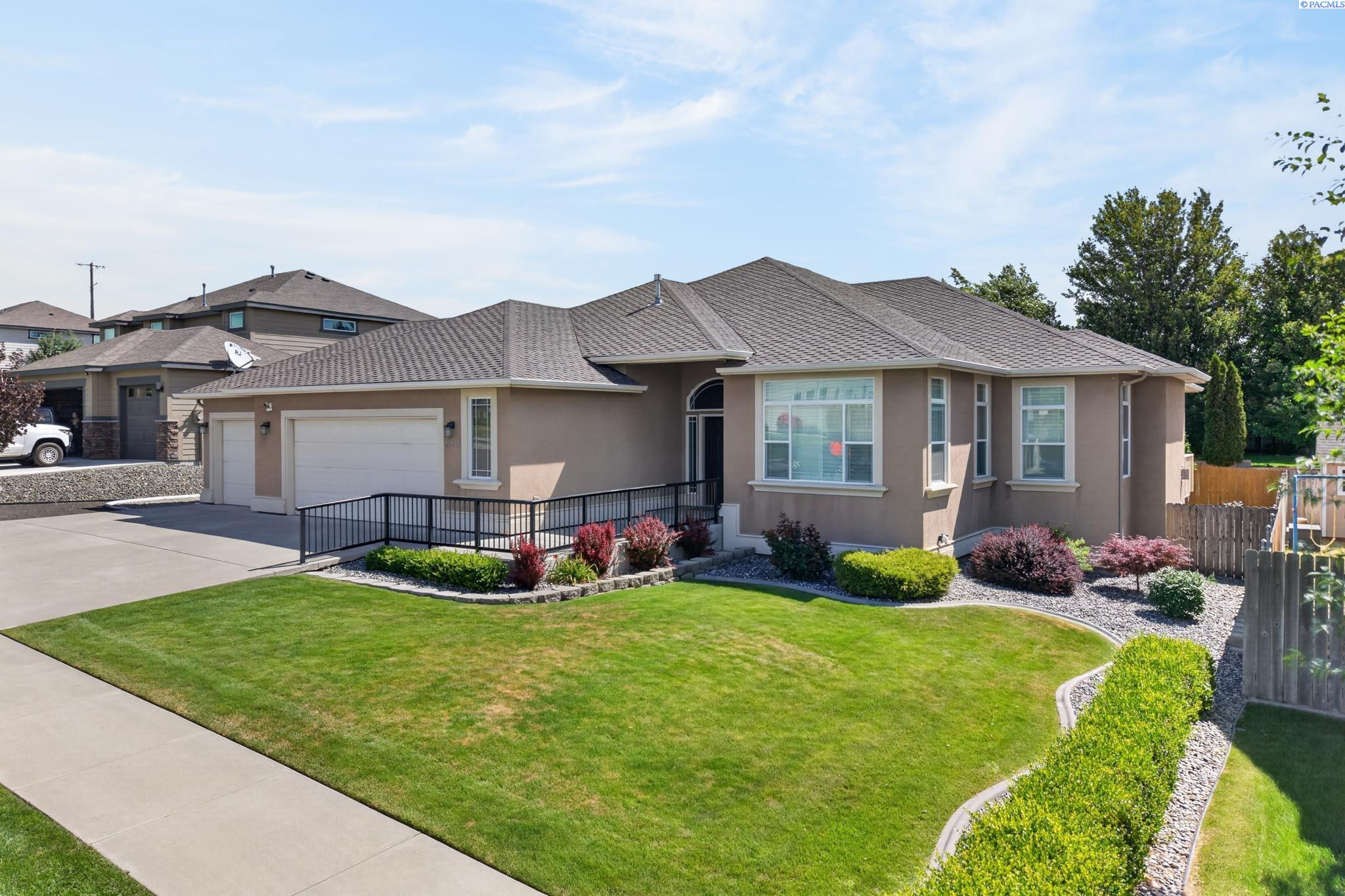 Photo 1 of Single family home for sale at 3305 S Volland St, Kennewick, WA 99337 | MLS# PAC294286 | Listing updated on 2026-08-25