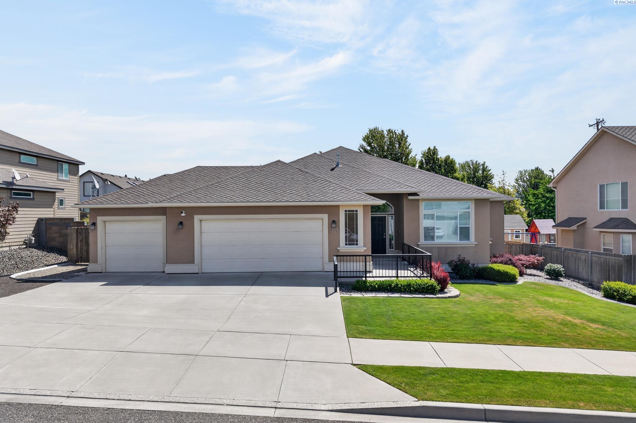 Photo 3 of Single family home for sale at 3305 S Volland St, Kennewick, WA 99337 | MLS# PAC294286 | Listing updated on 2026-08-25