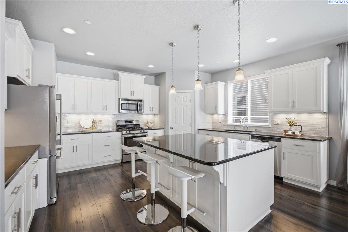 Photo 1 of Single family home for sale at 2250 Daphne Ave, Richland, WA 99352 | MLS# PAC294334 | Listing updated on 2026-10-11