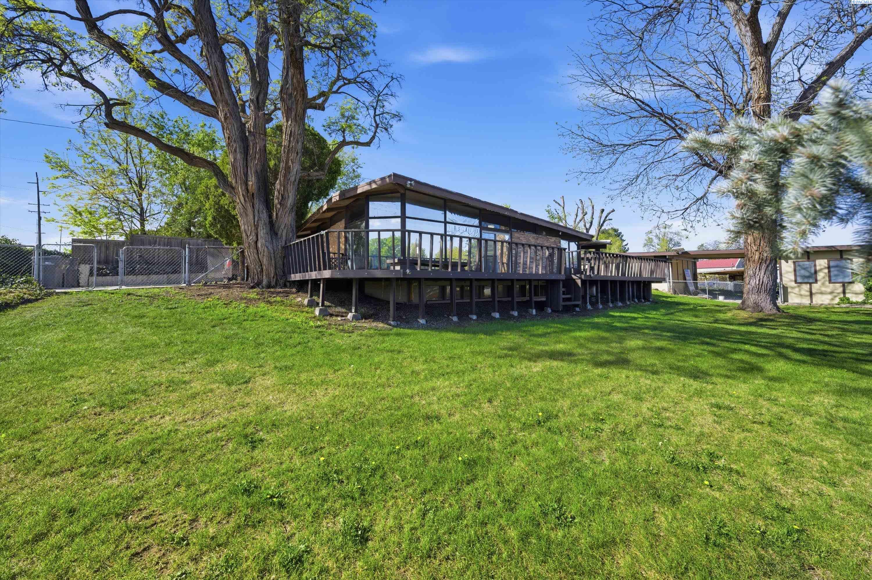 Photo 2 of Single family home for sale at 706 S Morain St, Kennewick, WA 99336 | MLS# PAC294355 | Listing updated on 2026-09-03