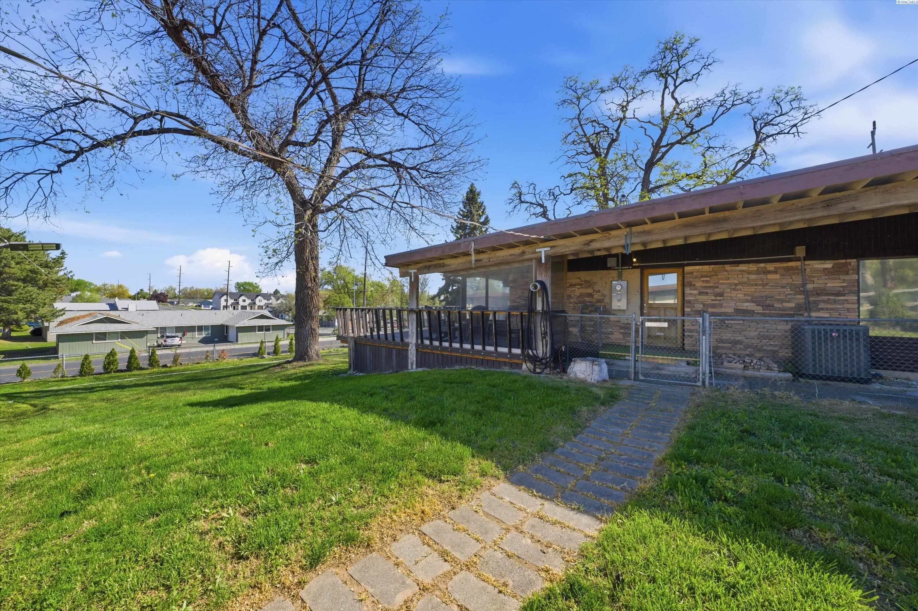 Photo 4 of Single family home for sale at 706 S Morain St, Kennewick, WA 99336 | MLS# PAC294355 | Listing updated on 2026-09-03