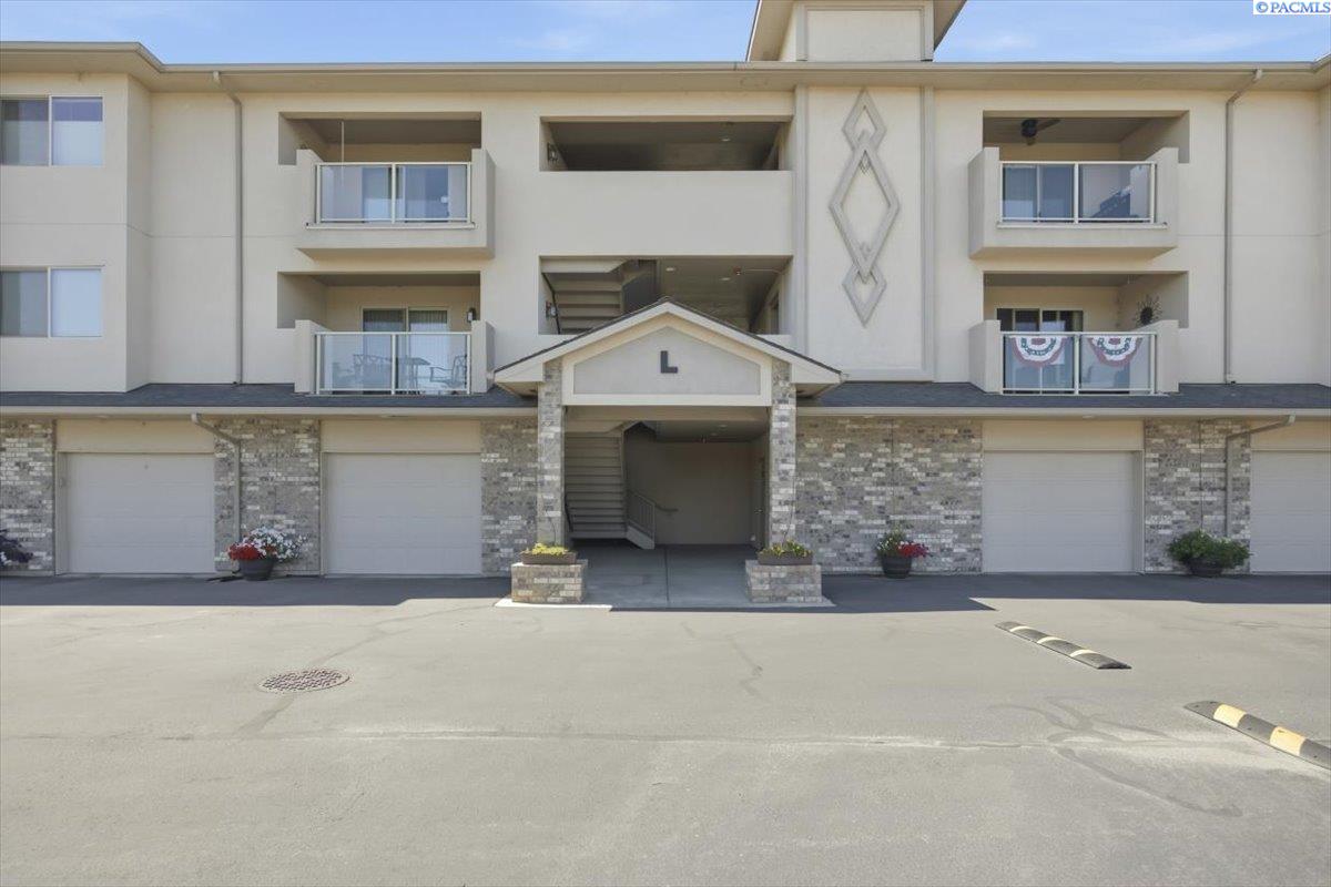 Photo 3 of Condo for sale at 3710 W Cyn Lakes Dr L 104, Kennewick, WA 99337 | MLS# PAC294360 | Listing updated on 2026-09-18