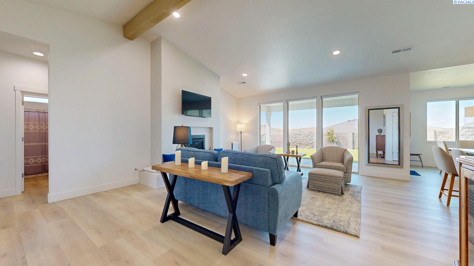 Photo 3 of Single family home for sale at 585 Lazio Way, Richland, WA 99352 | MLS# PAC294367 | Listing updated on 2026-07-23