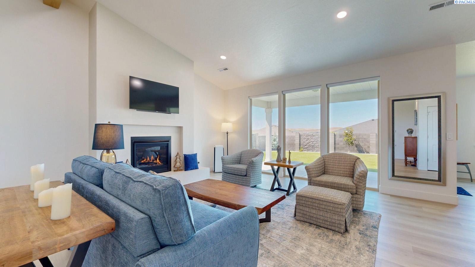 Photo 4 of Single family home for sale at 585 Lazio Way, Richland, WA 99352 | MLS# PAC294367 | Listing updated on 2026-07-23