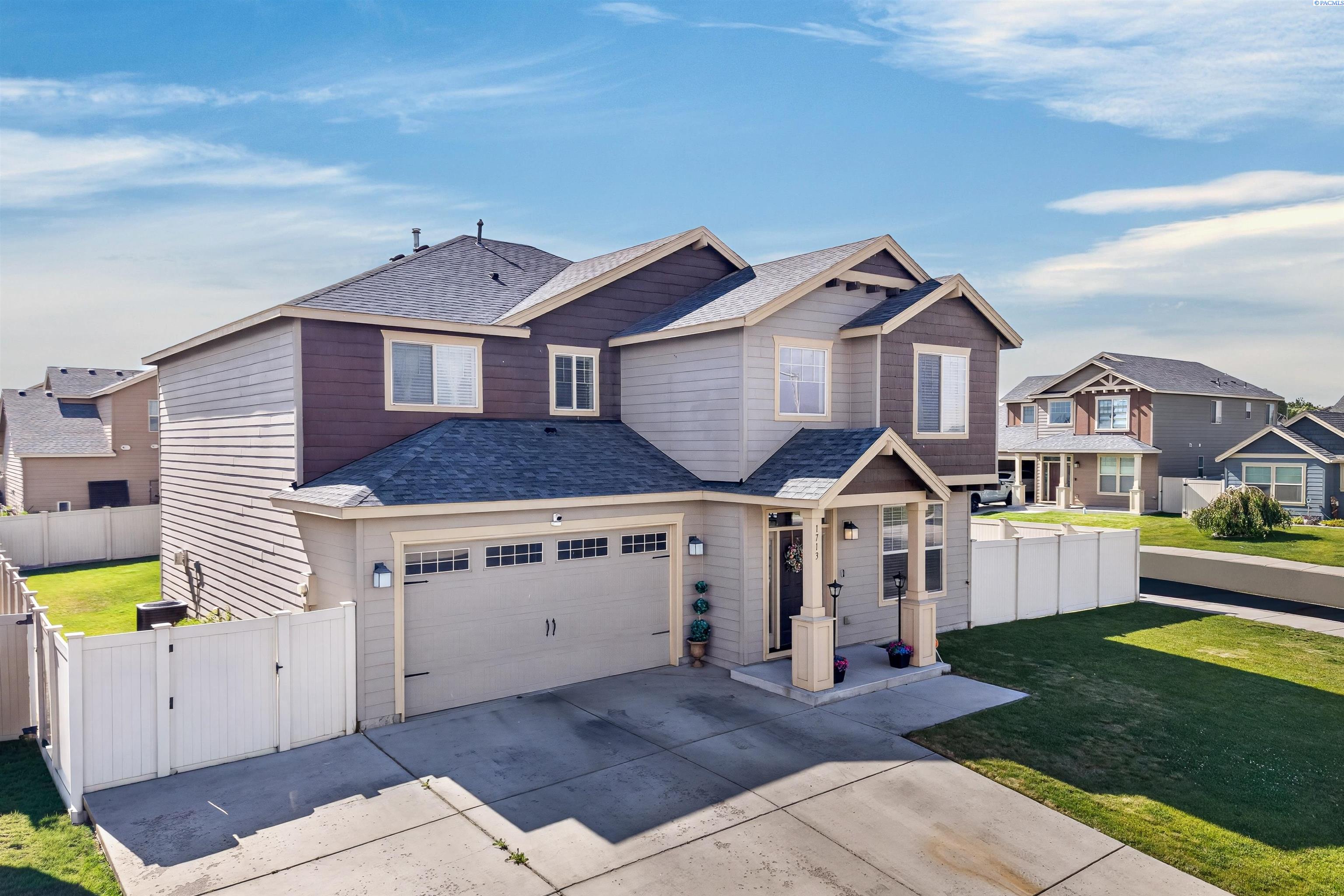 Photo 3 of Single family home for sale at 1713 Liberty Ln, Sunnyside, WA 98944 | MLS# PAC294387 | Listing updated on 2026-07-24