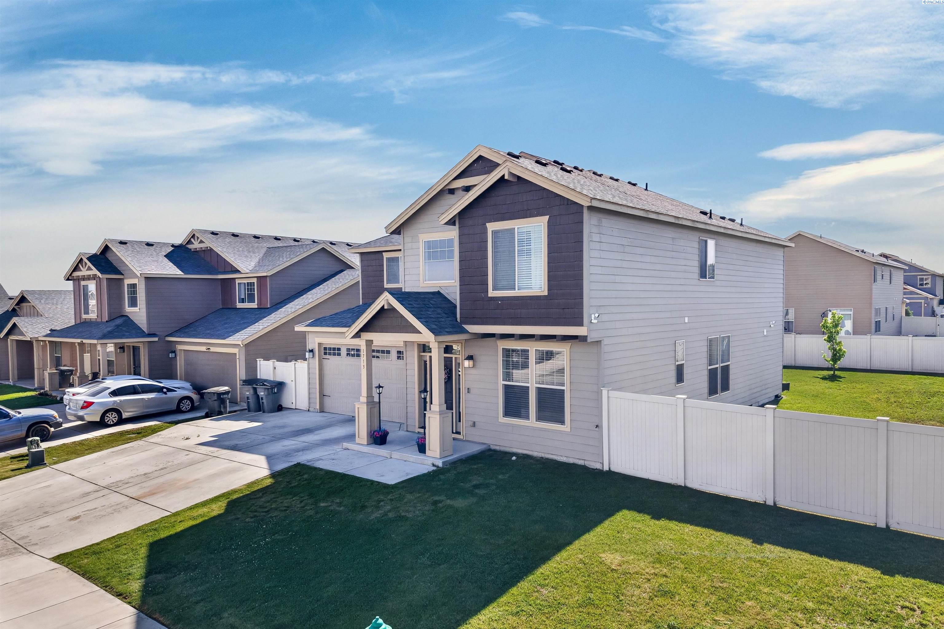 Photo 2 of Single family home for sale at 1713 Liberty Ln, Sunnyside, WA 98944 | MLS# PAC294387 | Listing updated on 2026-07-24