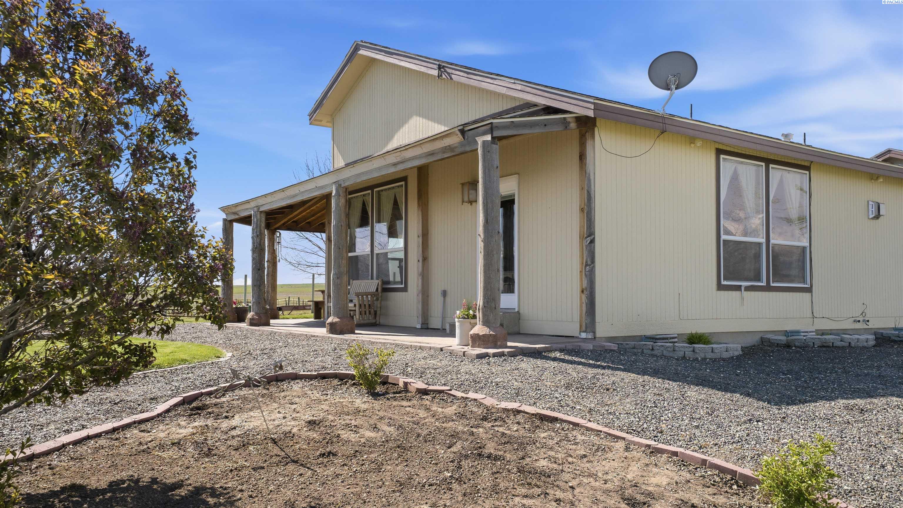 Photo 3 of Manufactured home for sale at 19397 Cloverland Rd, Asotin, WA 99402 | MLS# PAC294393 | Listing updated on 2026-07-22