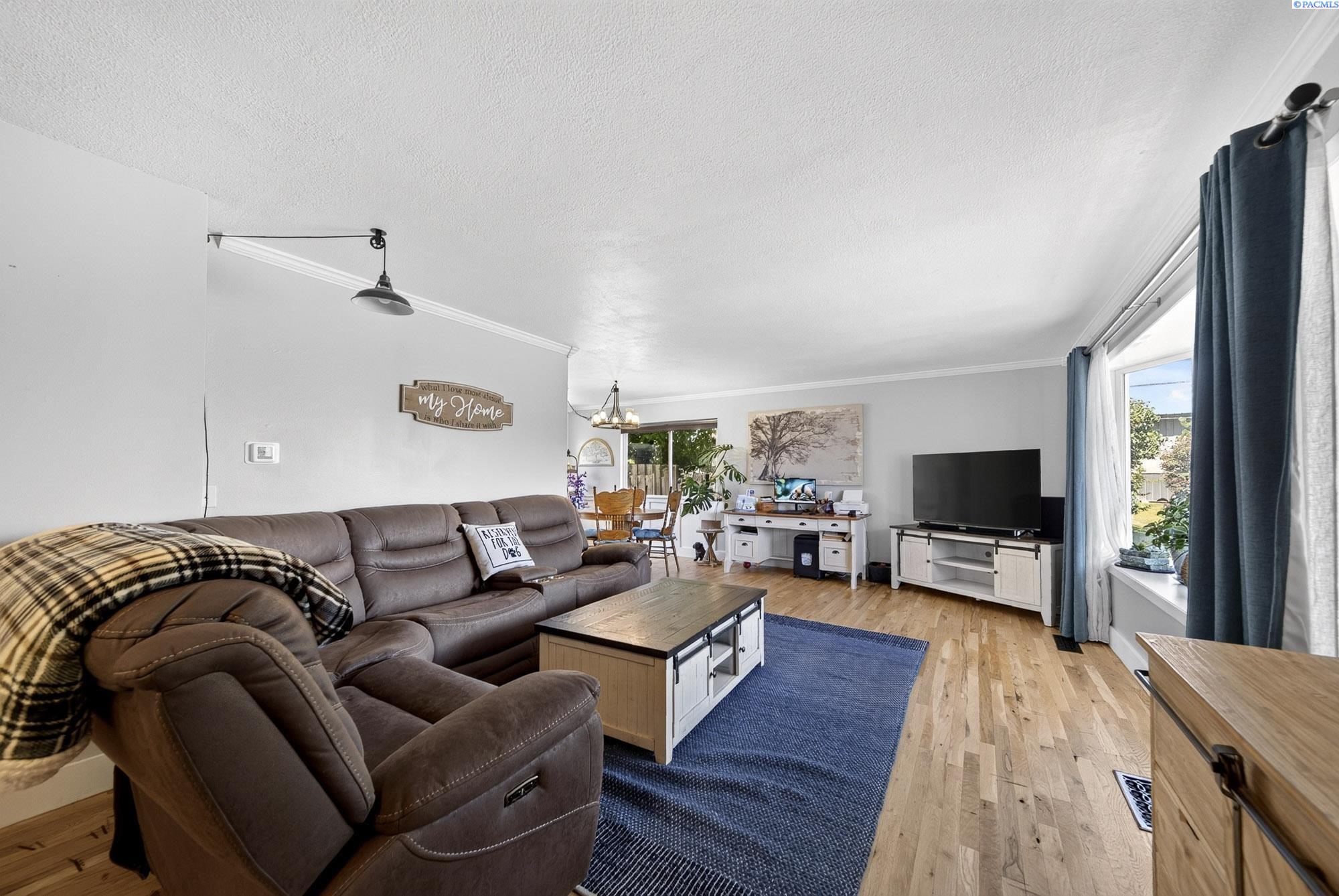 Photo 3 of Single family home for sale at 1117 W 19th Avenue, Kennewick, WA 99337 | MLS# PAC294424 | Listing updated on 2026-09-23