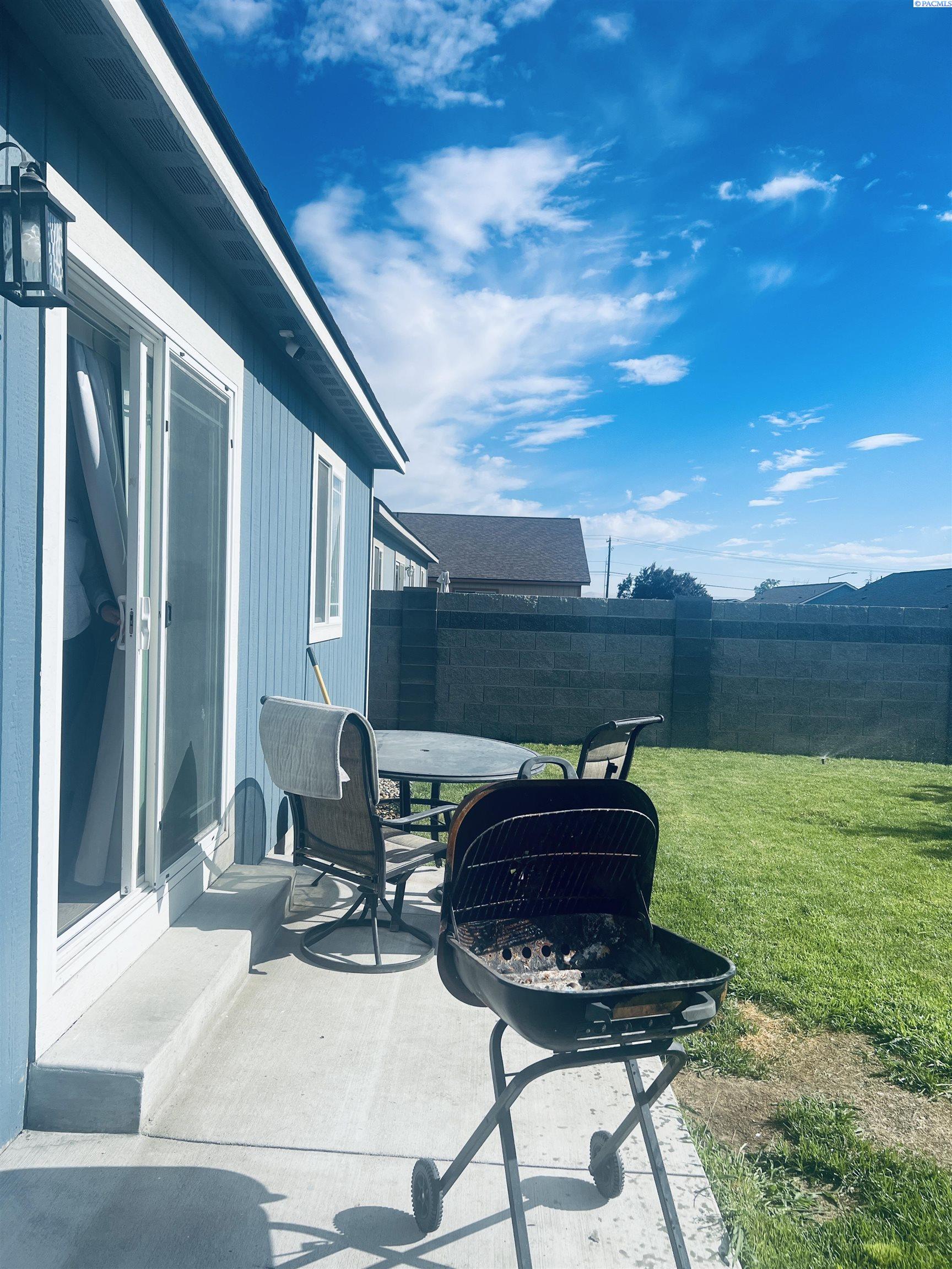 Photo 3 of Single family home for sale at 1621 Ayshire St, Sunnyside, WA 98944 | MLS# PAC294428 | Listing updated on 2026-08-20