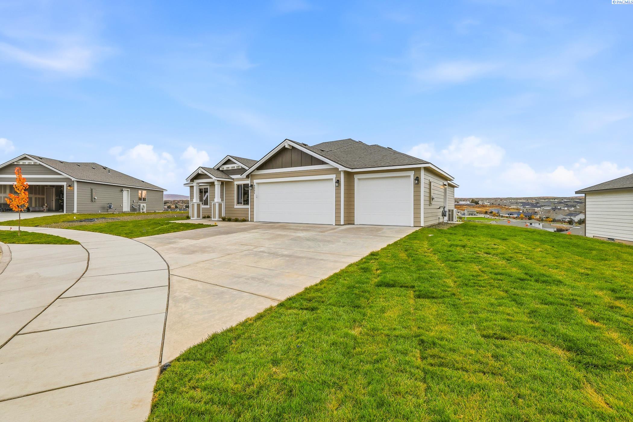 Photo 3 of Single family home for sale at 6521 W 29th Court, Kennewick, WA 99338 | MLS# PAC294438 | Listing updated on 2026-09-15